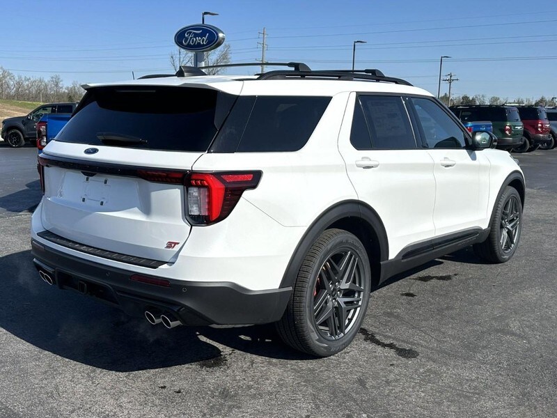 2025 Ford Explorer ST photo 3