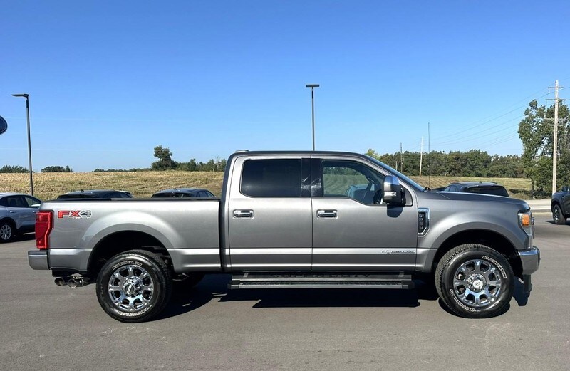 2021 Ford F-250 Lariat photo 2