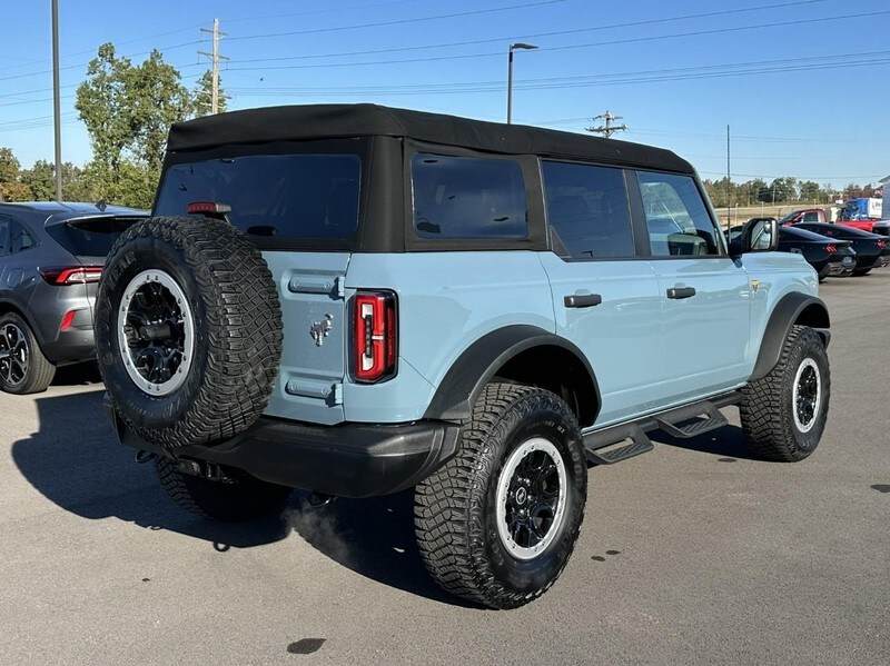 2023 Ford Bronco Badlands photo 3