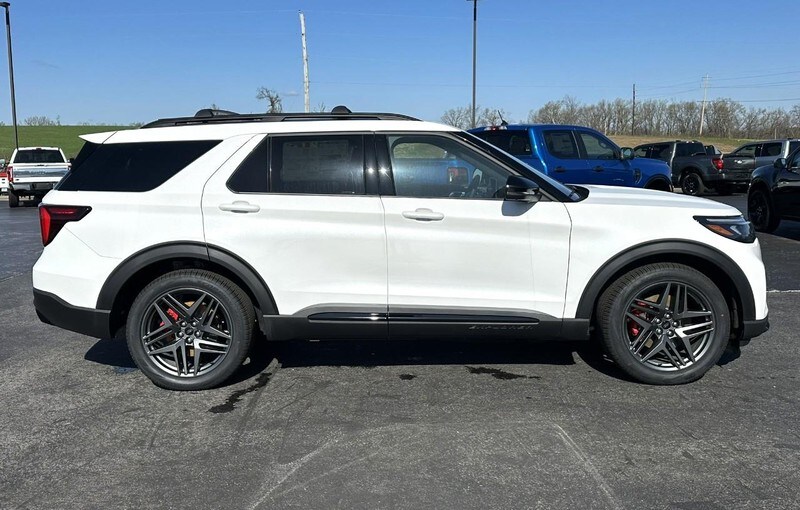 2025 Ford Explorer ST photo 2