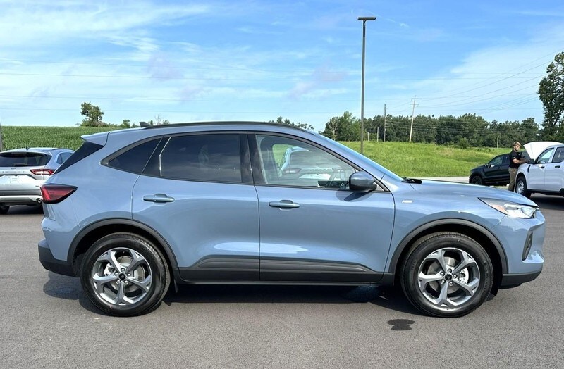 2025 Ford Escape ST-Line Select photo 2