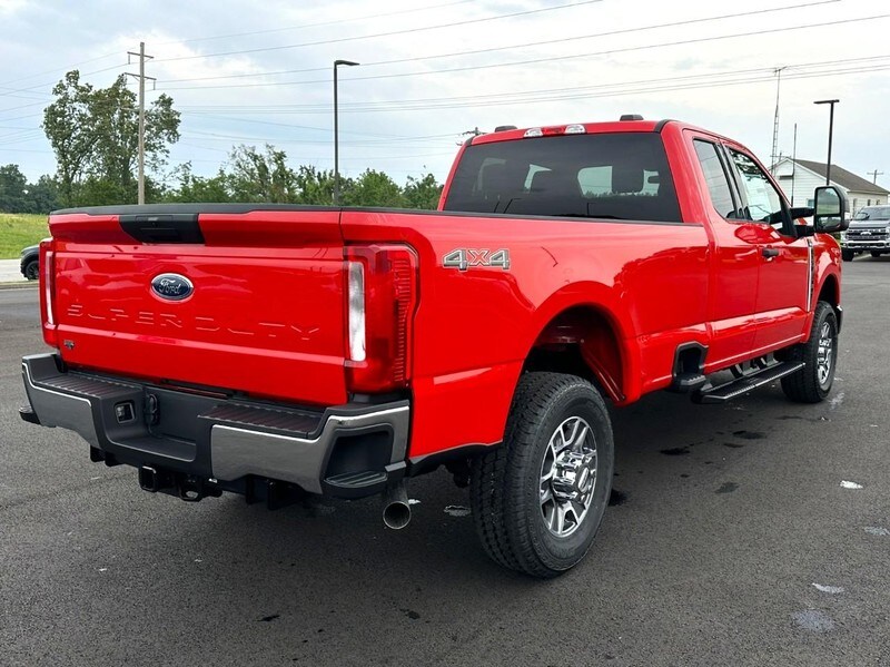 2025 Ford F-350 photo 3