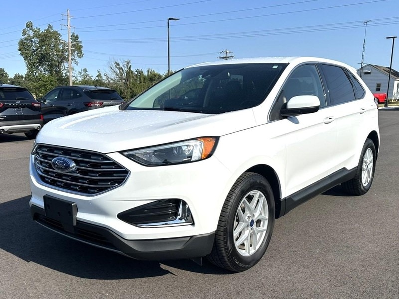 2022 Ford Edge SEL photo 4