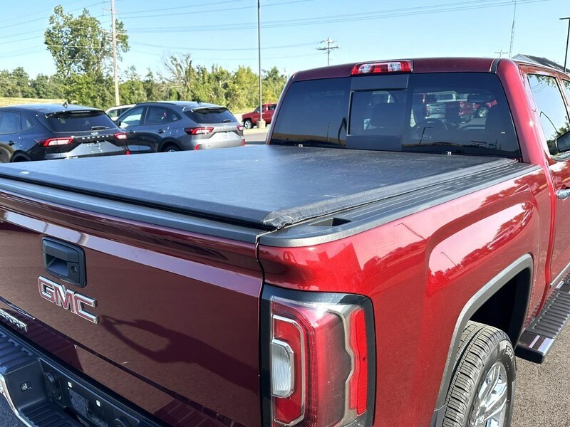 2017 Gmc Sierra 1500 SLT photo 4