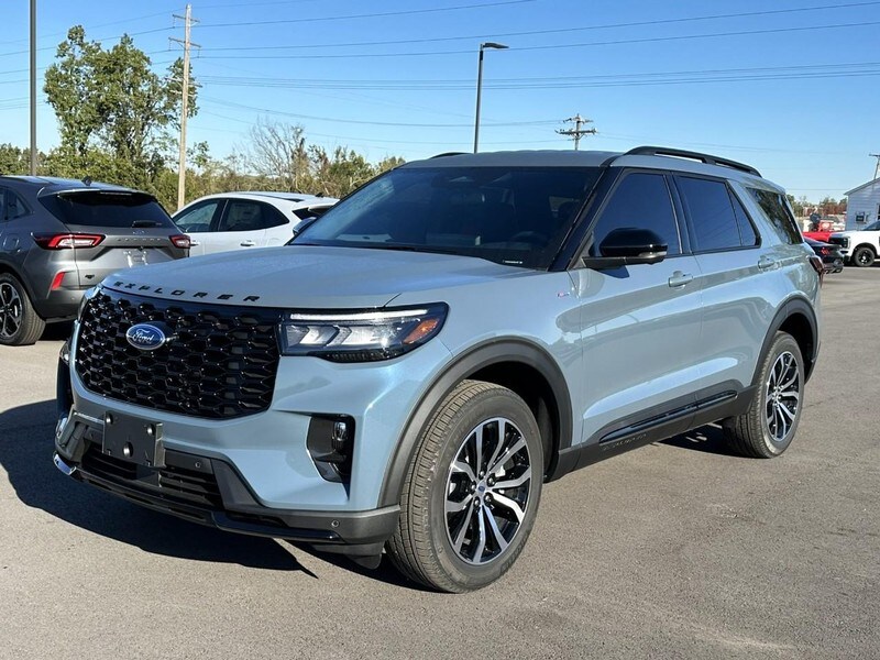 2025 Ford Explorer ST-Line photo 3
