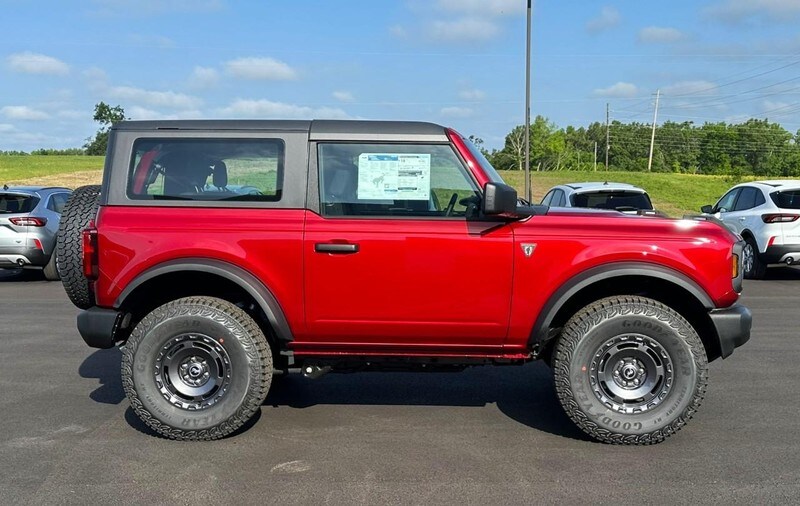 2025 Ford Bronco Base photo 2