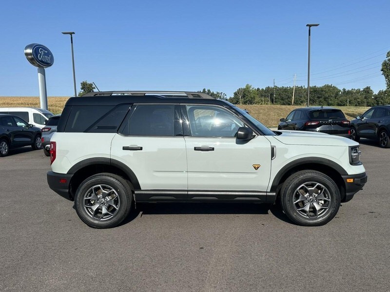 2022 Ford Bronco Sport Badlands photo 2
