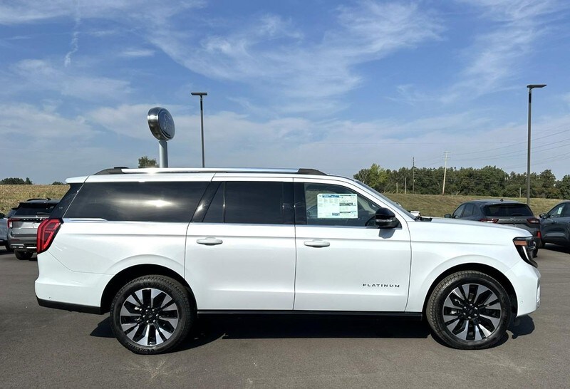 2025 Ford Expedition Platinum MAX photo 2