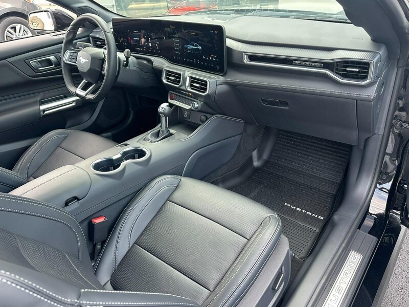 2025 Ford Mustang GT Premium - Photo 12