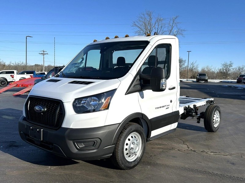 2024 Ford Transit Chassis Cutaway photo 2