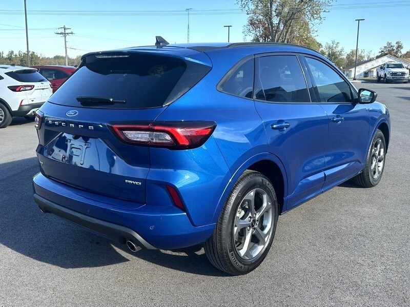 2023 Ford Escape ST-Line photo 2