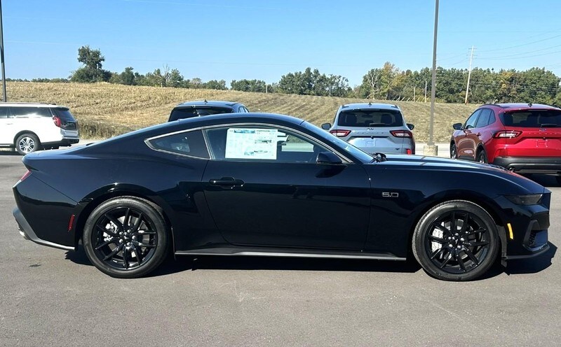 2025 Ford Mustang GT Premium photo 2