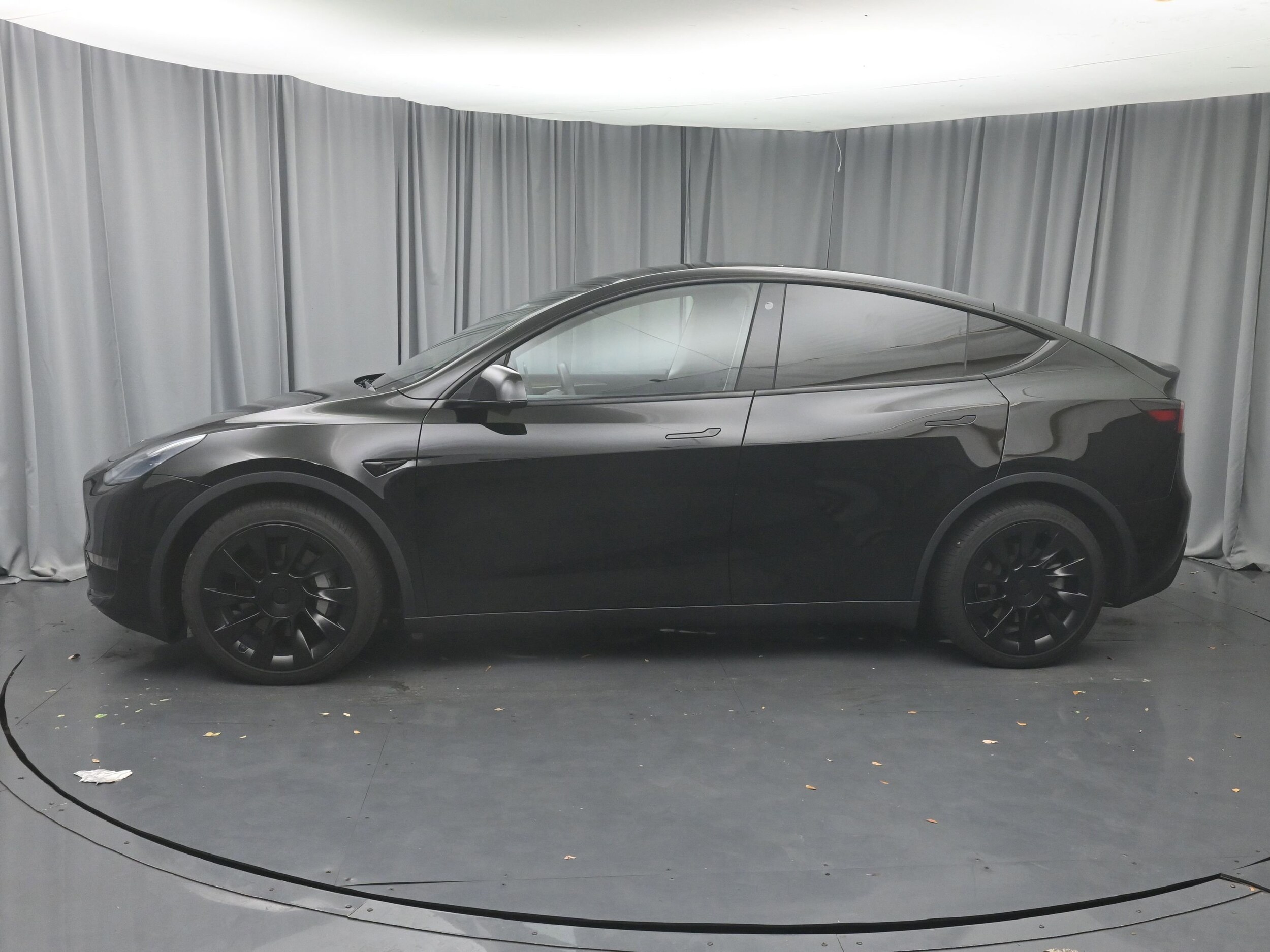 2023 Tesla Model Y Long Range photo 3