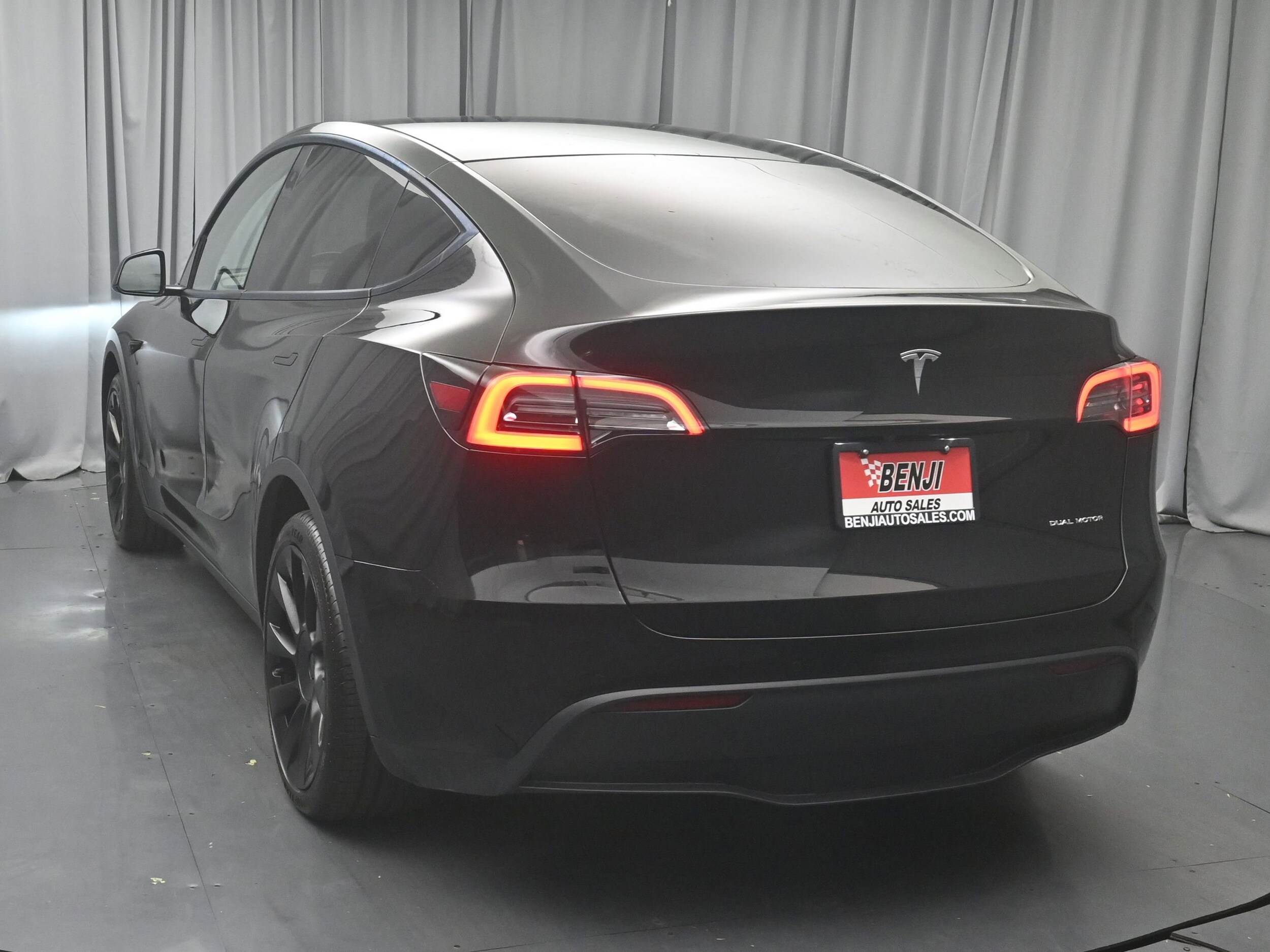 2020 Tesla Model Y Long Range photo 4