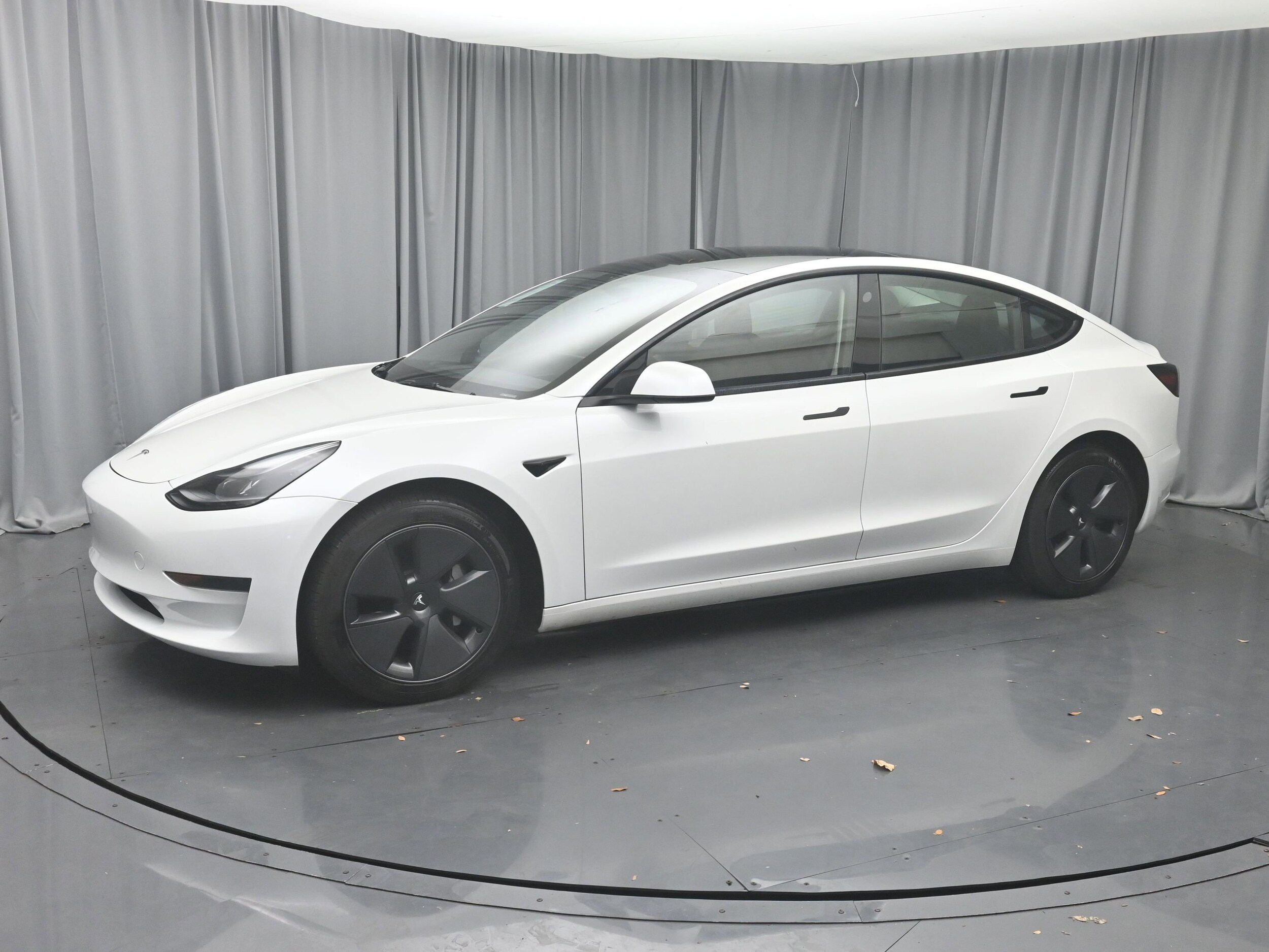 2023 Tesla Model 3 photo 2