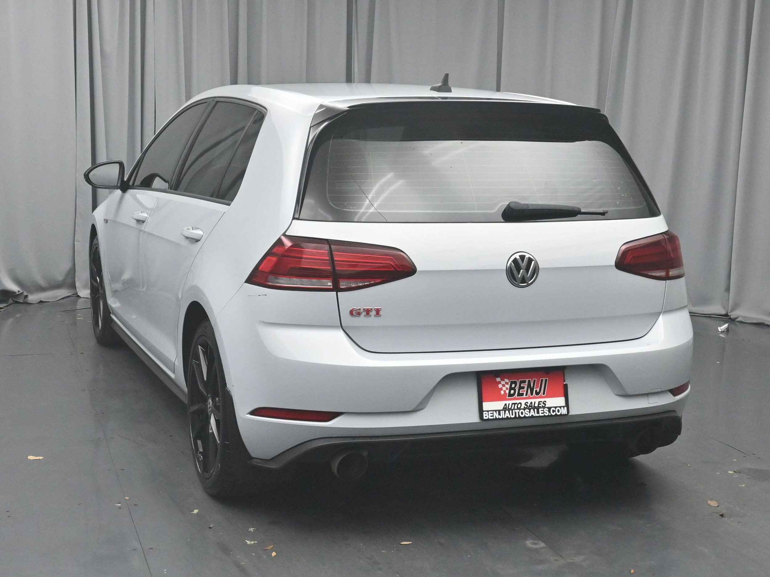 2021 Volkswagen Golf GTI SE photo 4