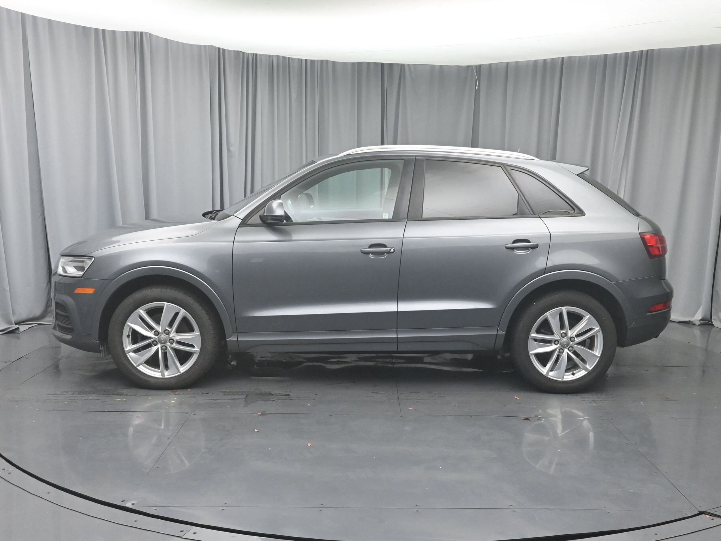 2017 Audi Q3 Premium photo 2