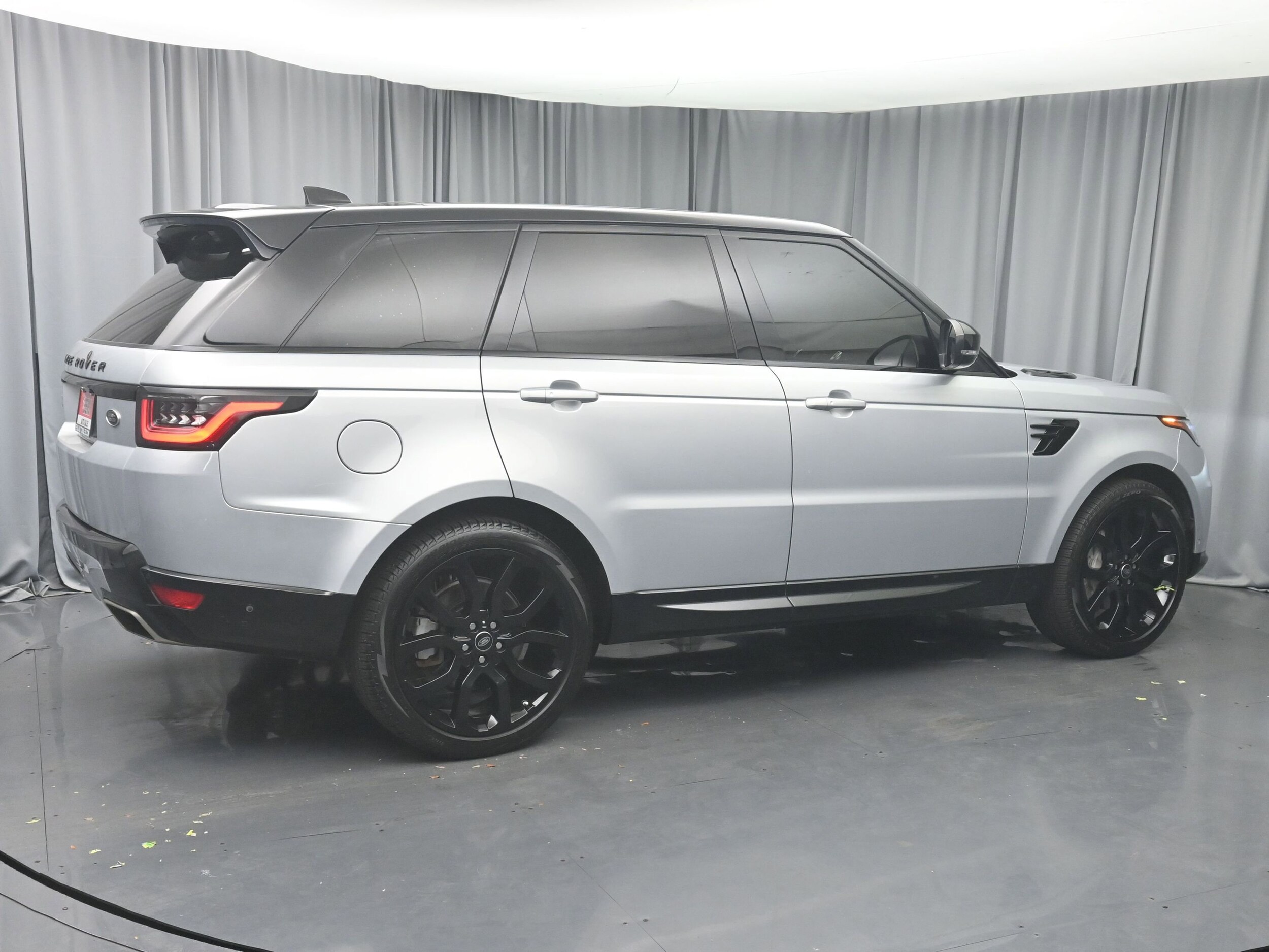2021 Land Rover Range Rover Sport HSE Silver Edition photo 2