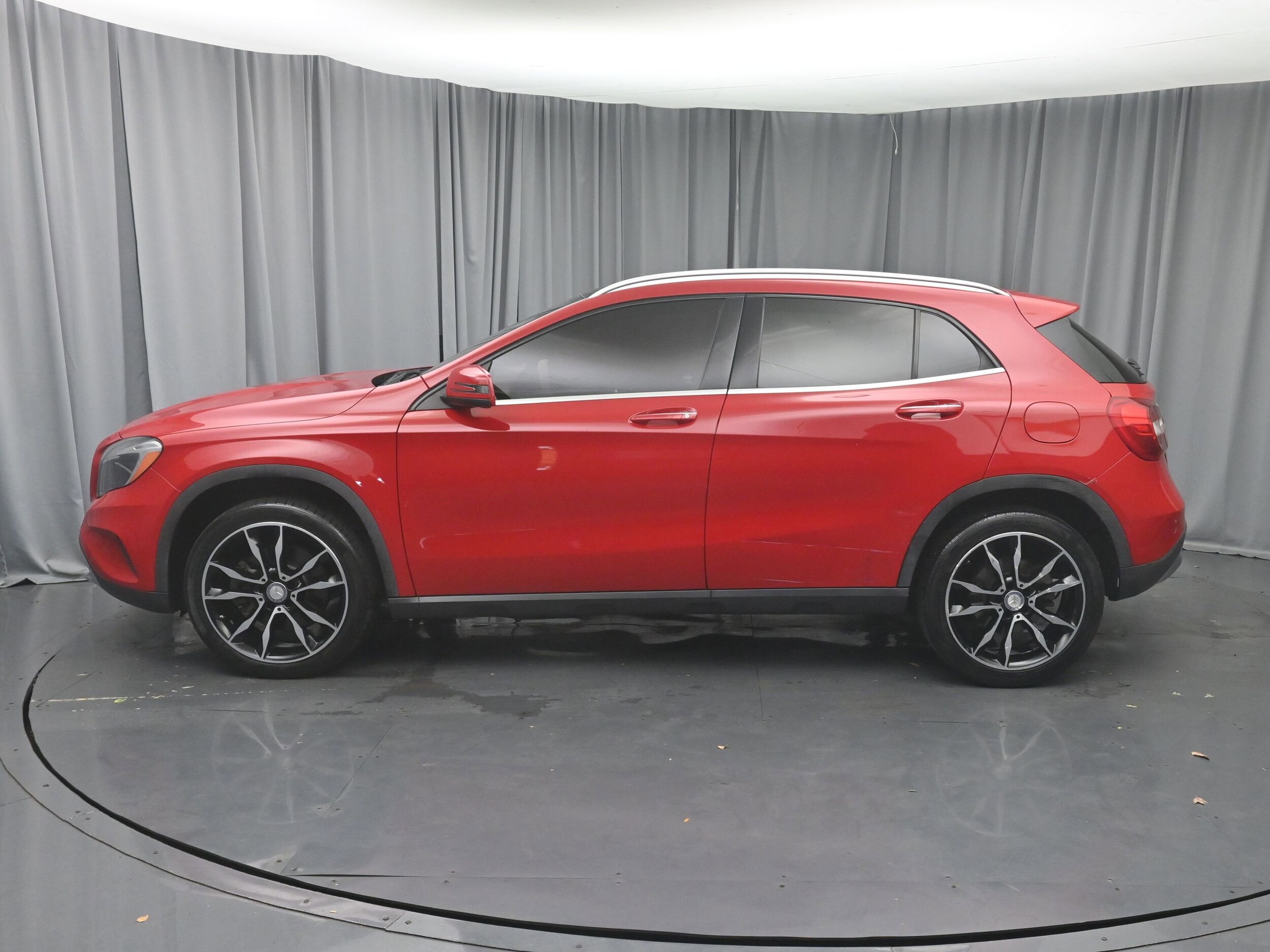 2017 Mercedes Benz GLA 250 photo 3
