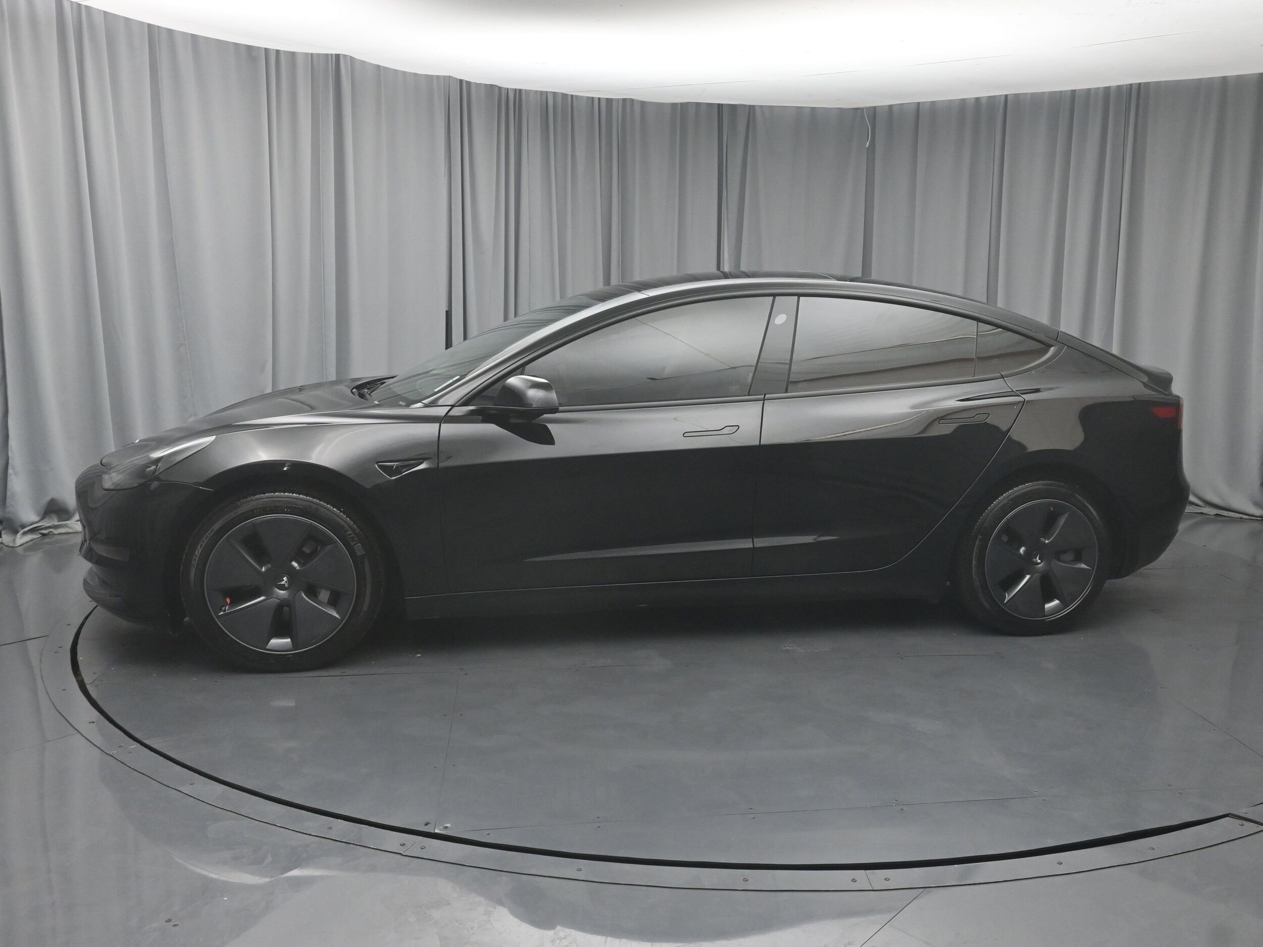 2023 Tesla Model 3 photo 2