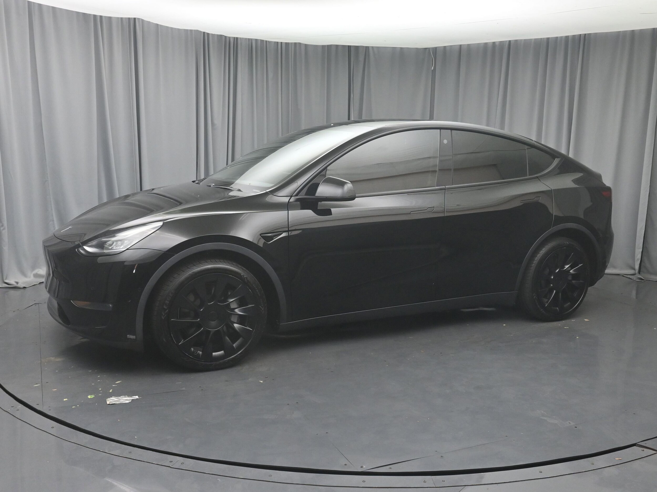 2021 Tesla Model Y Long Range photo 2