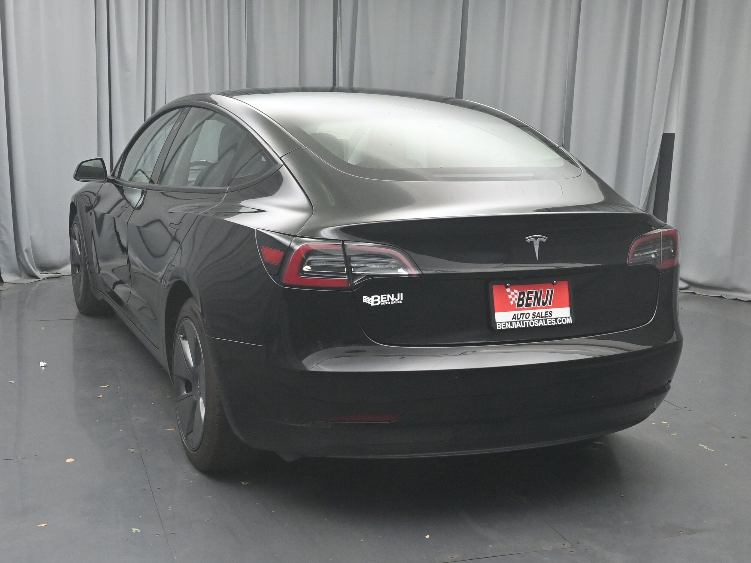 2021 Tesla Model 3 Standard Range Plus photo 4