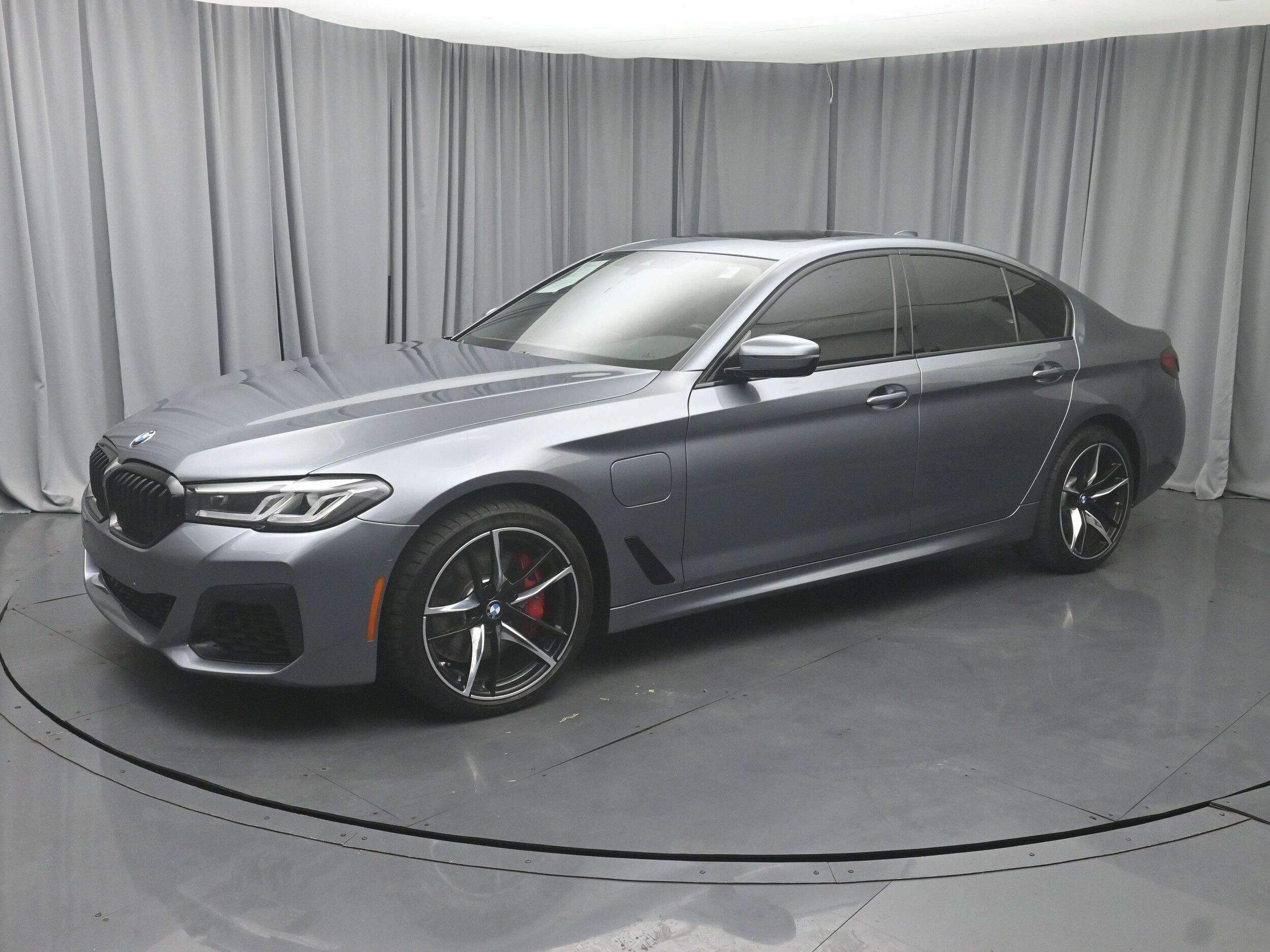 2021 Bmw 530e Sedan photo 2
