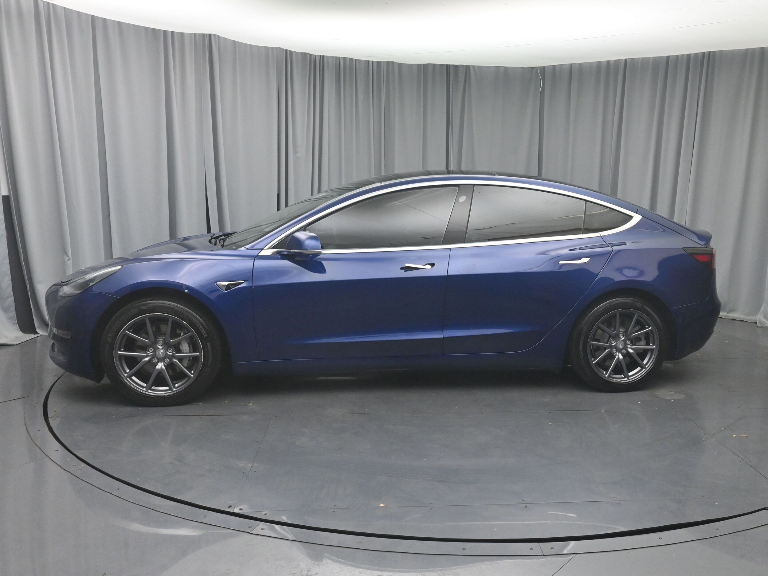 2020 Tesla Model 3 photo 3