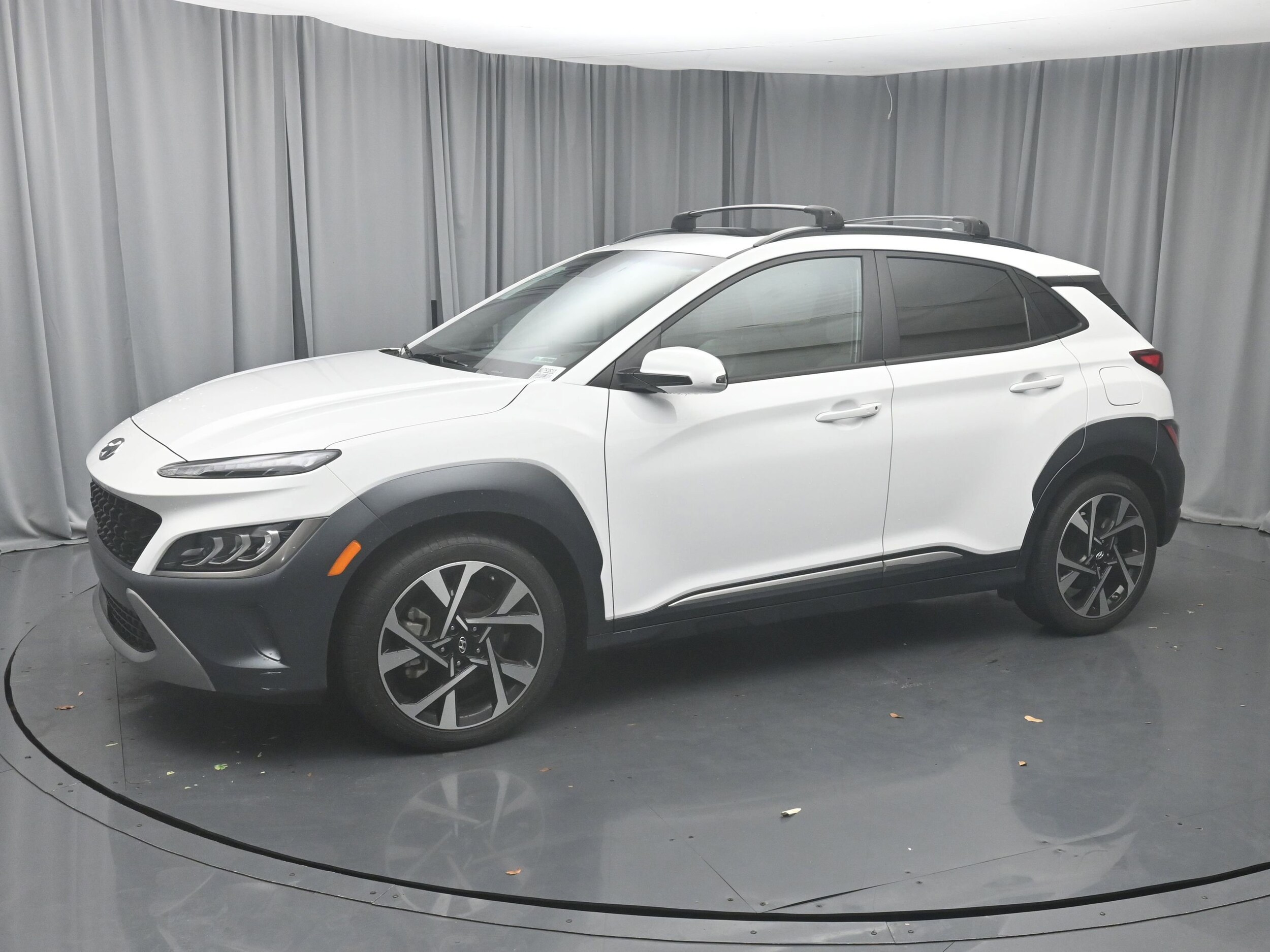 2022 Hyundai Kona Limited photo 2