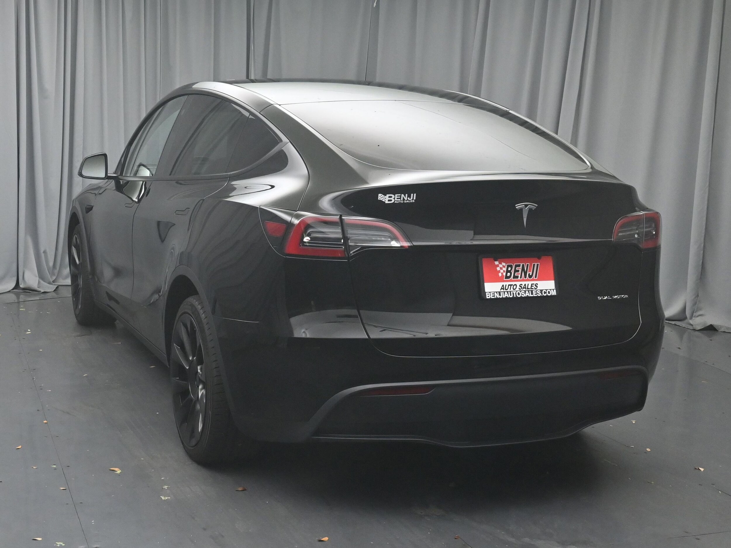 2023 Tesla Model Y Long Range photo 4
