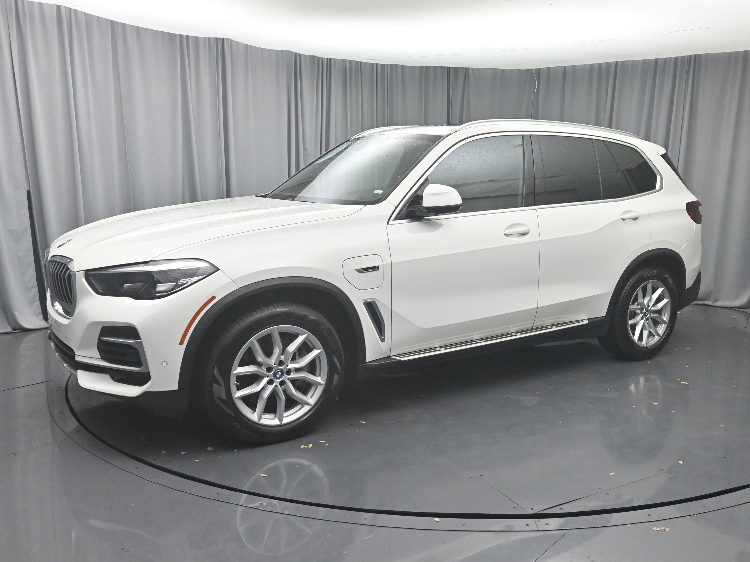 2023 Bmw X5 xDrive45e photo 2