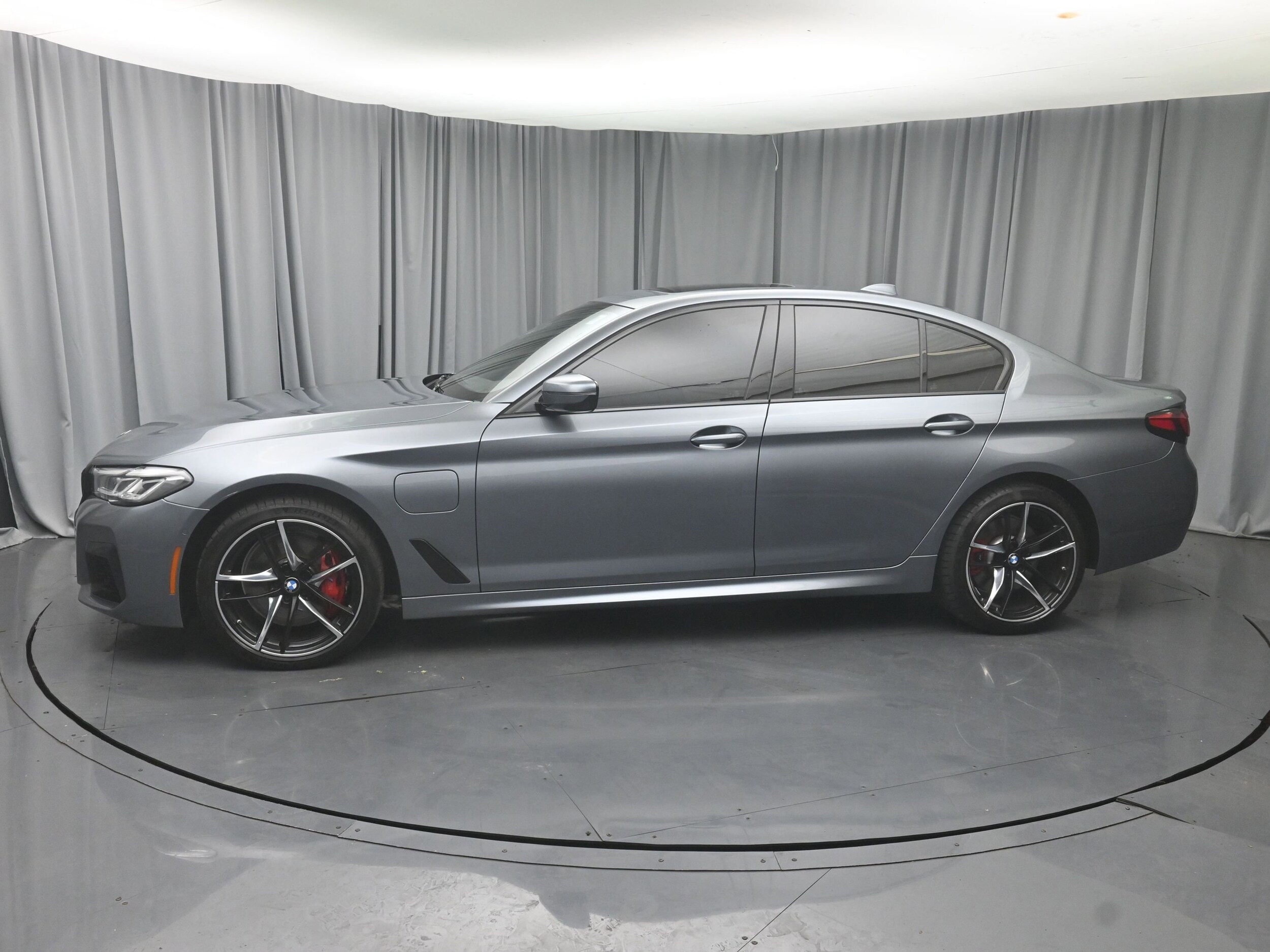2021 Bmw 530e Sedan photo 3