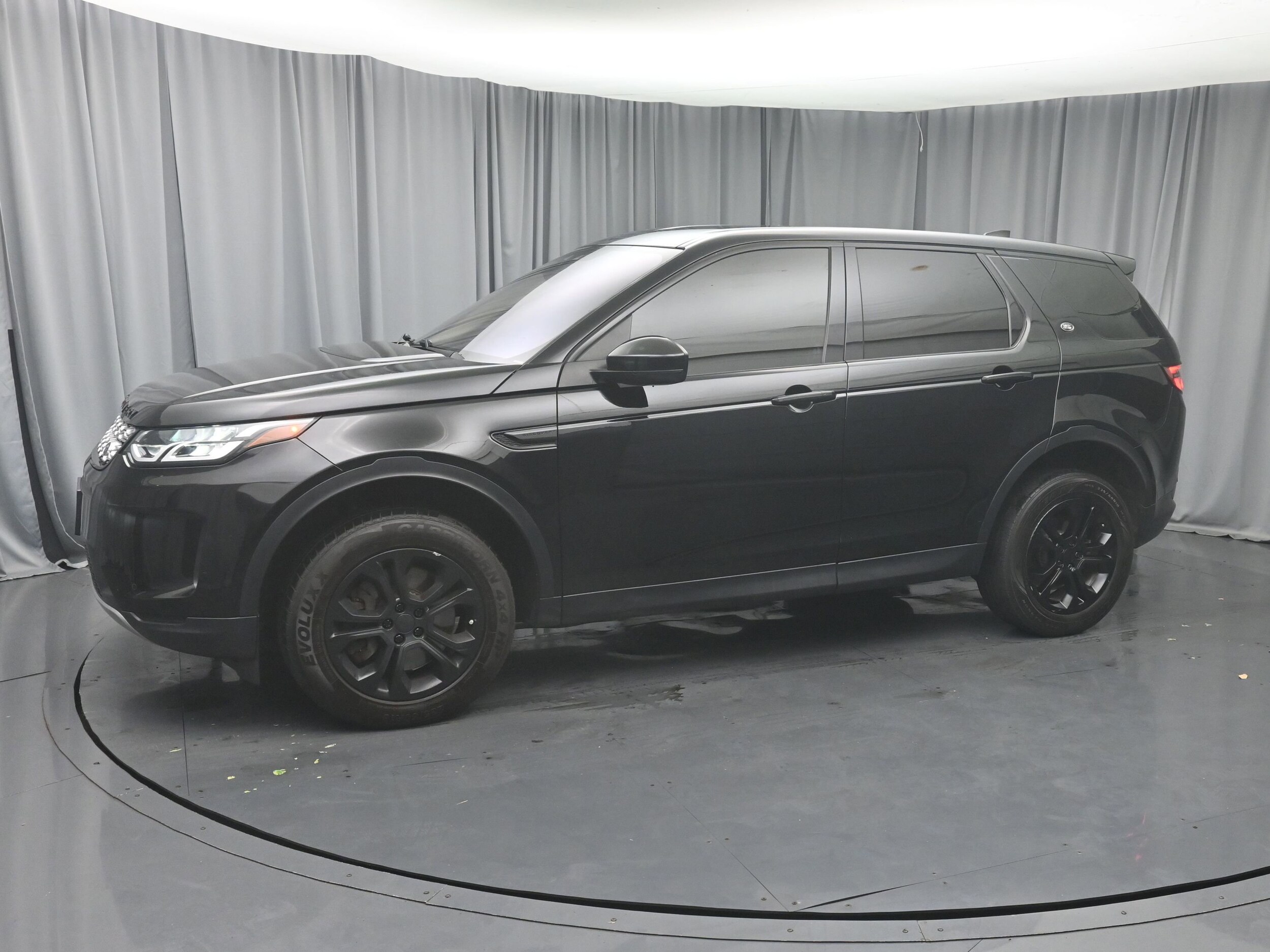 2020 Land Rover Discovery Sport Standard photo 2