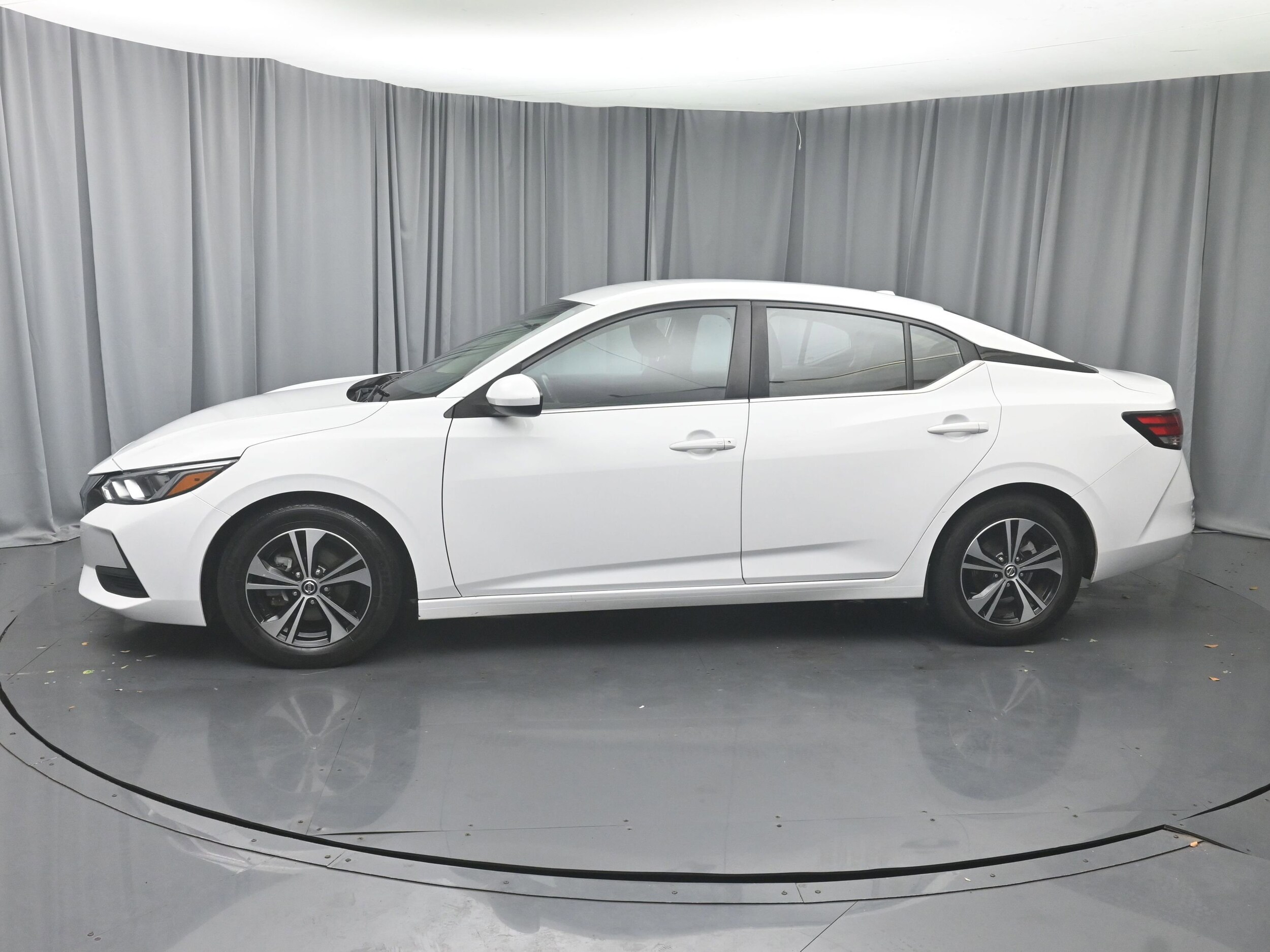 2022 Nissan Sentra SV photo 2