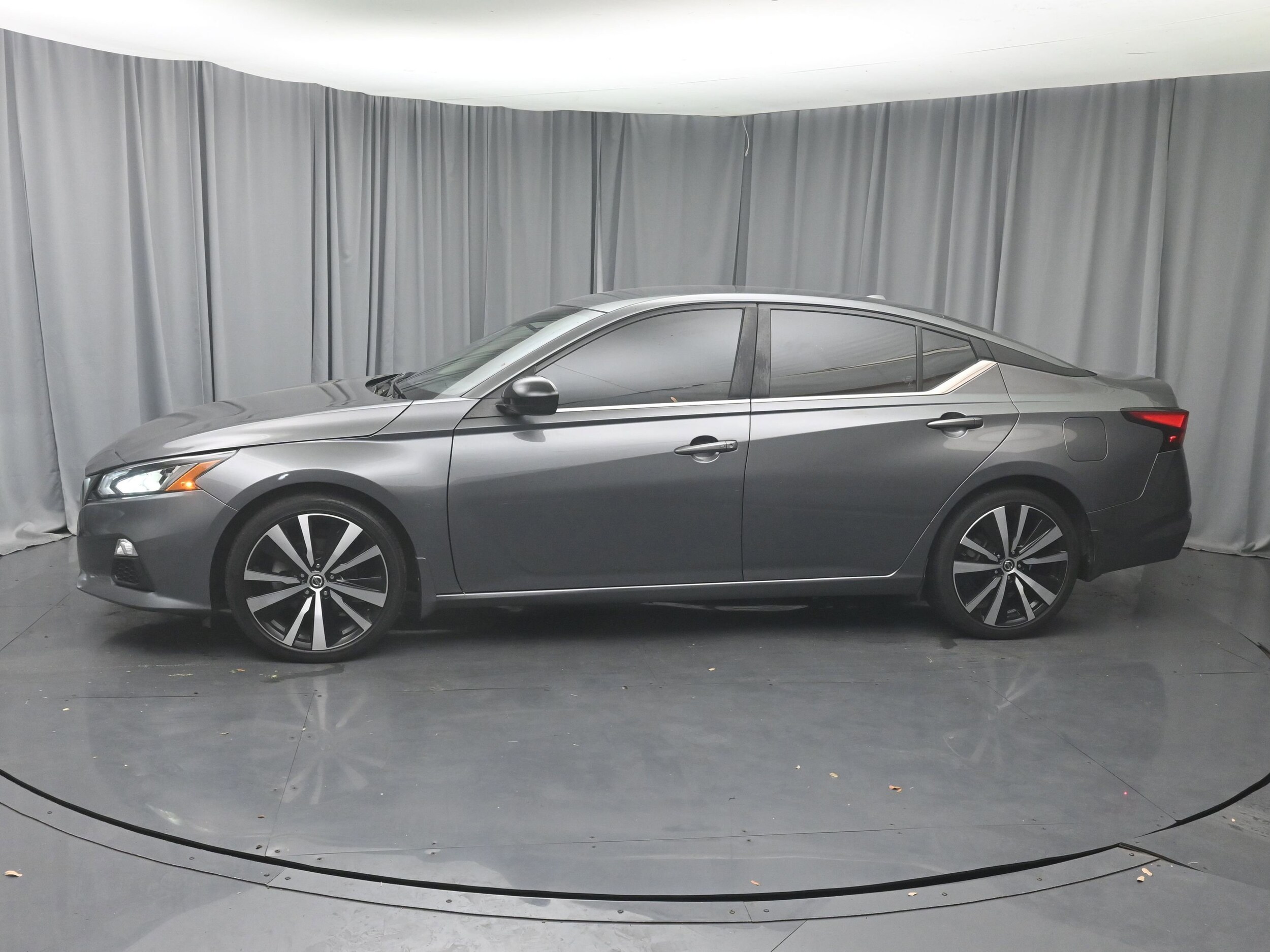 2021 Nissan Altima 2.5 SR photo 3
