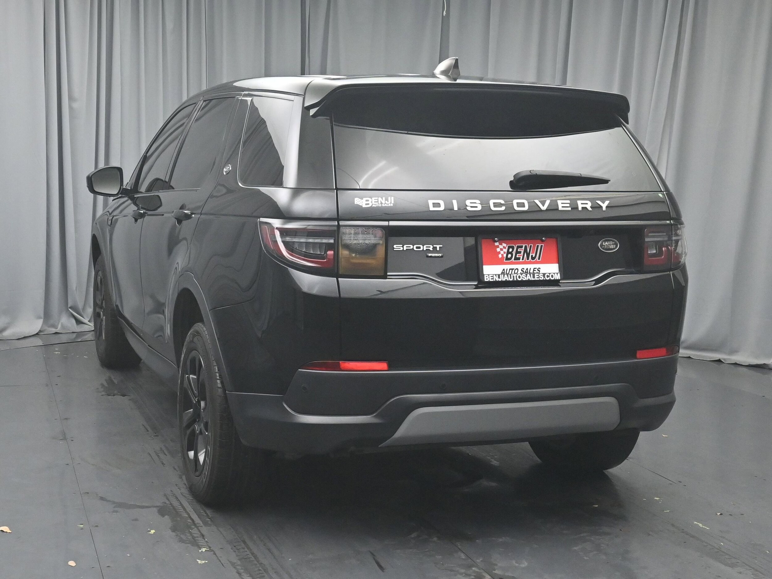 2020 Land Rover Discovery Sport Standard photo 4