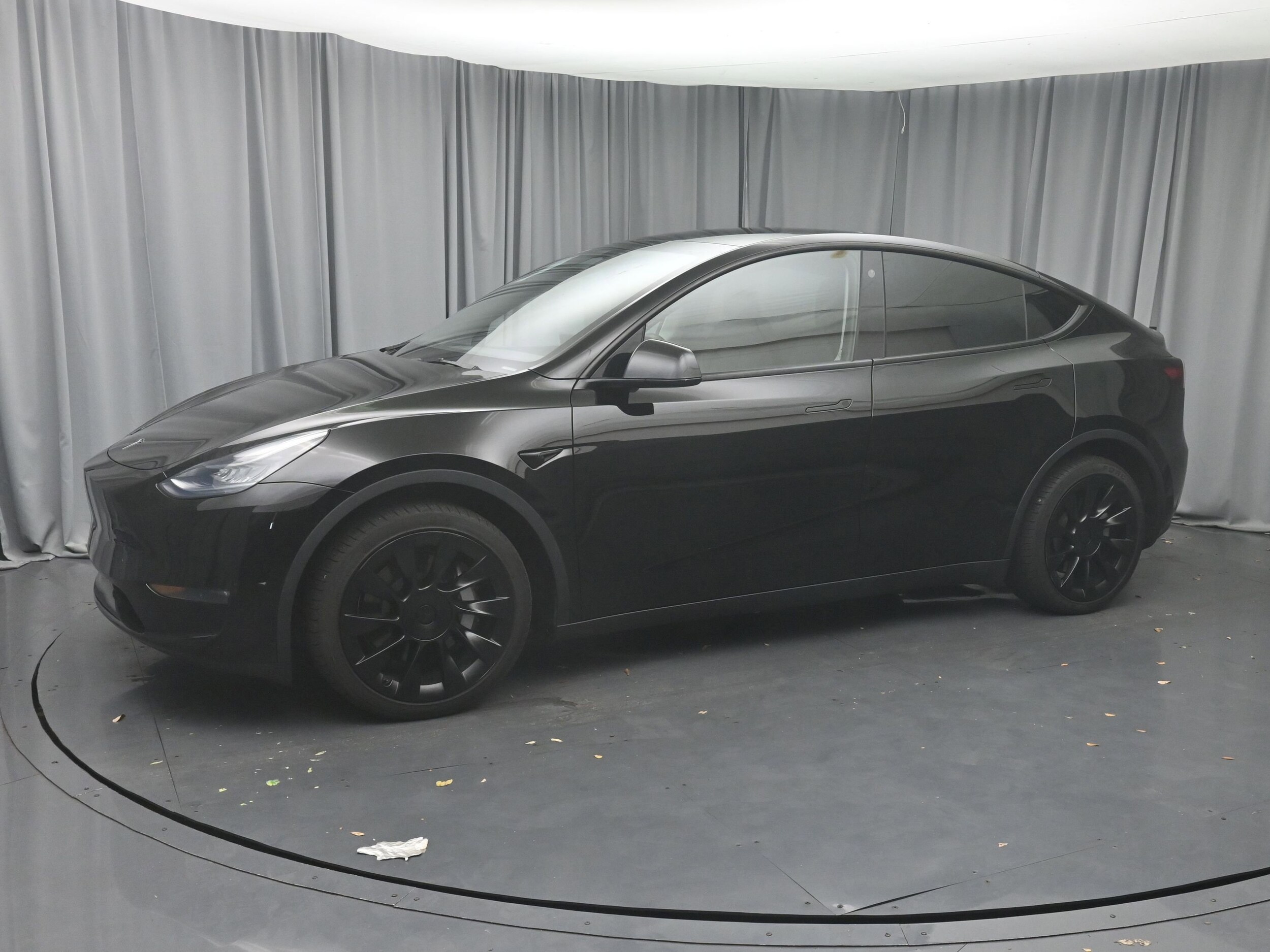 2023 Tesla Model Y Long Range photo 2