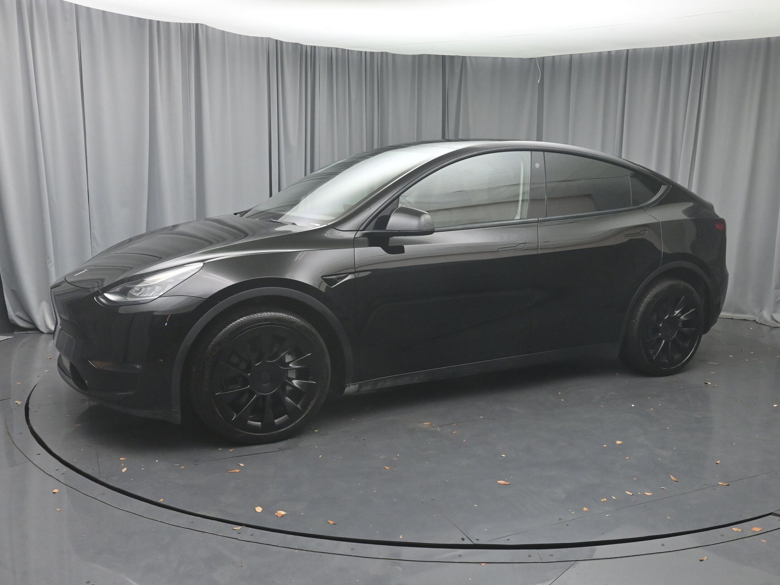 2022 Tesla Model Y Long Range photo 2