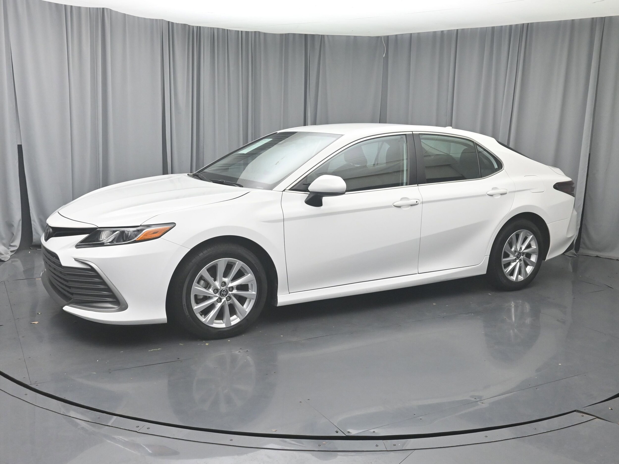 2024 Toyota Camry LE photo 2