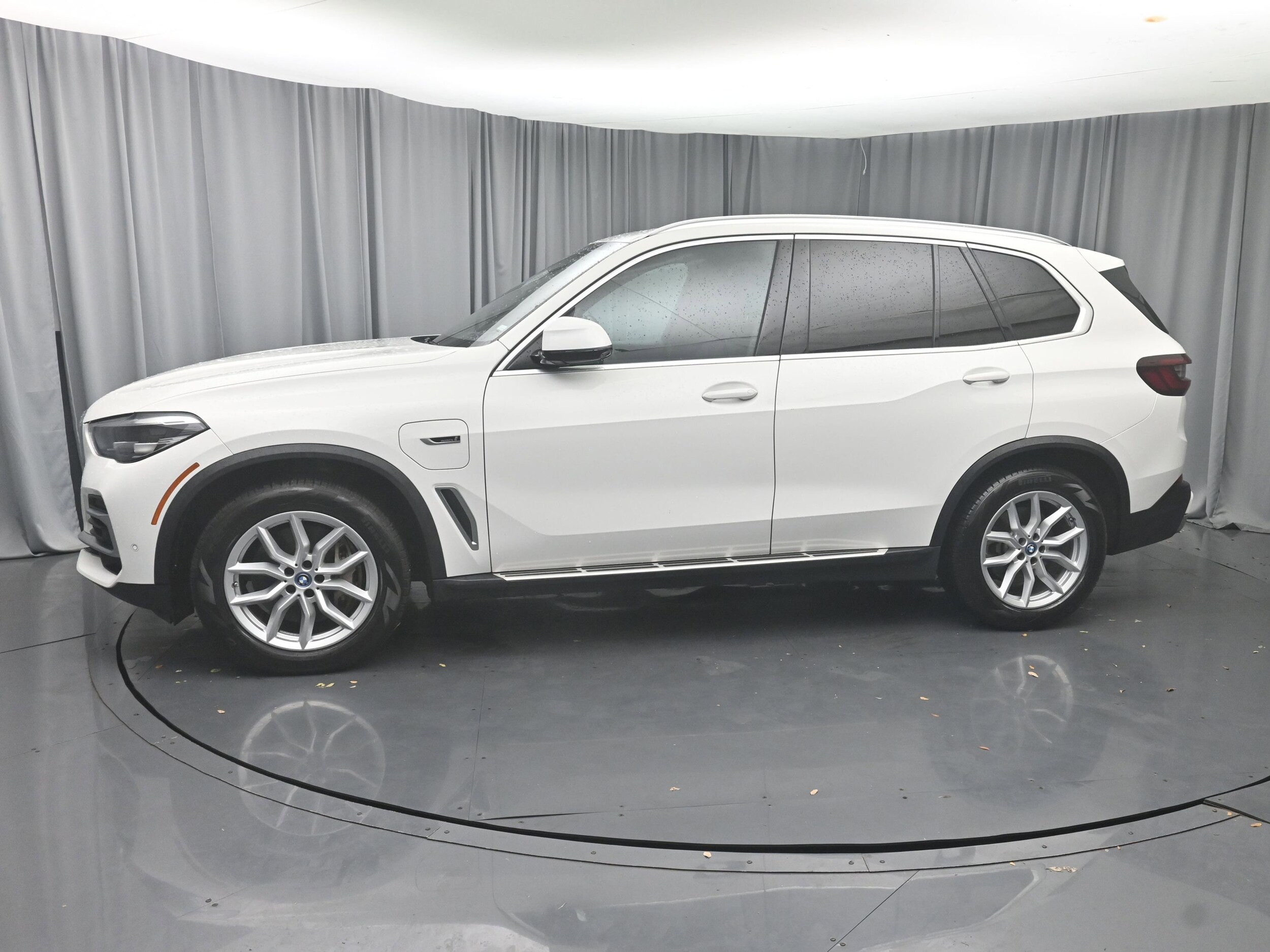 2023 Bmw X5 xDrive45e photo 3
