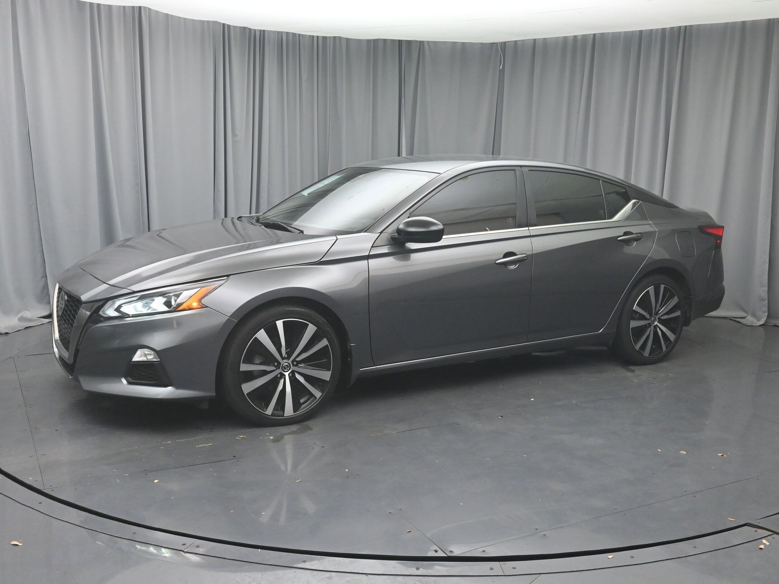 2021 Nissan Altima 2.5 SR photo 2