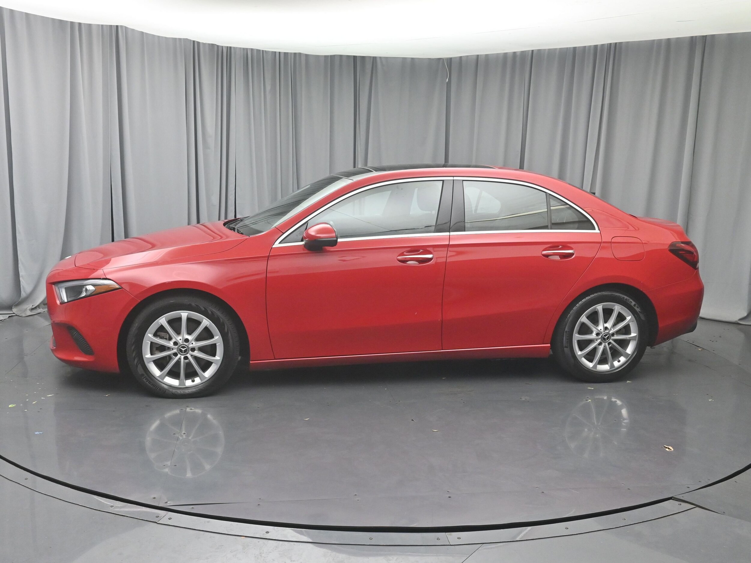 2020 Mercedes Benz A 220 photo 3