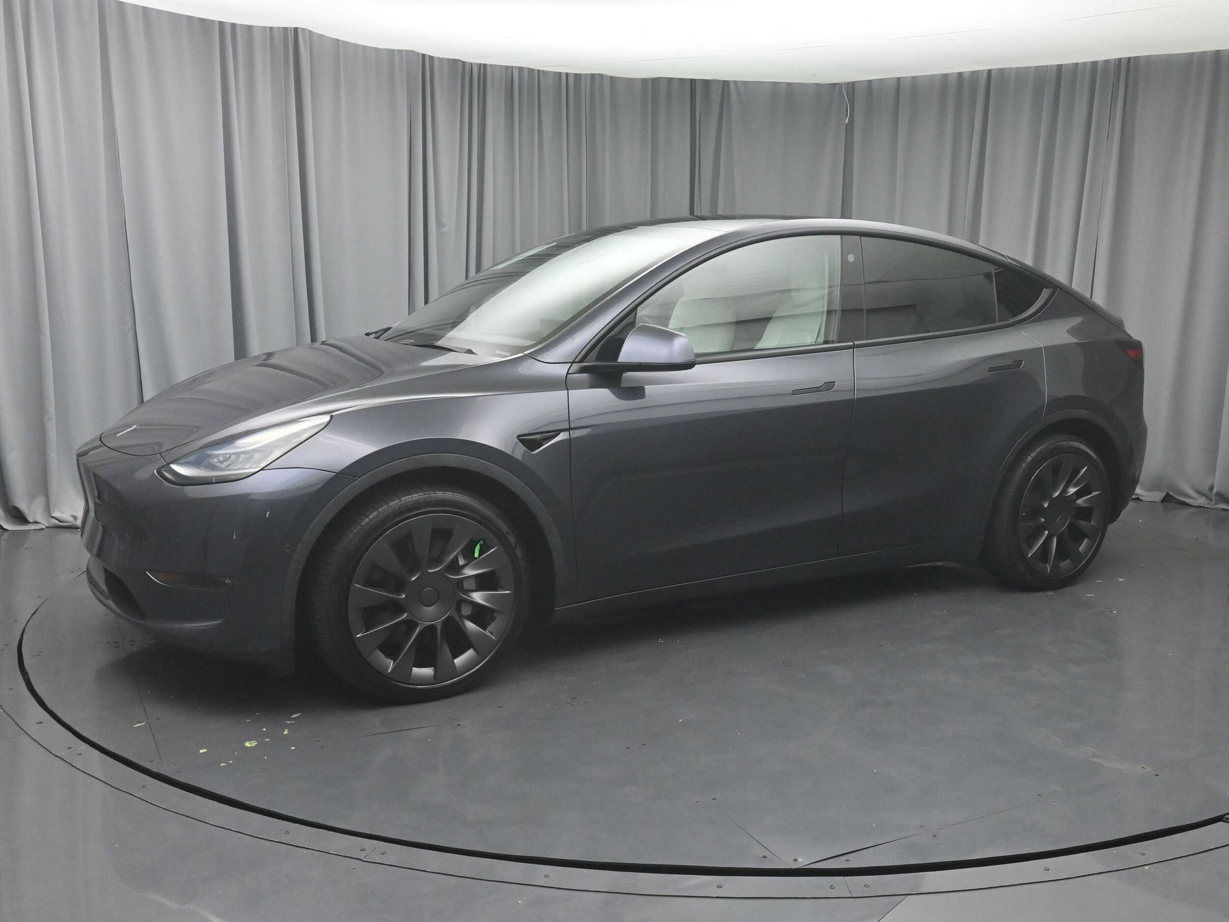 2021 Tesla Model Y Long Range photo 2