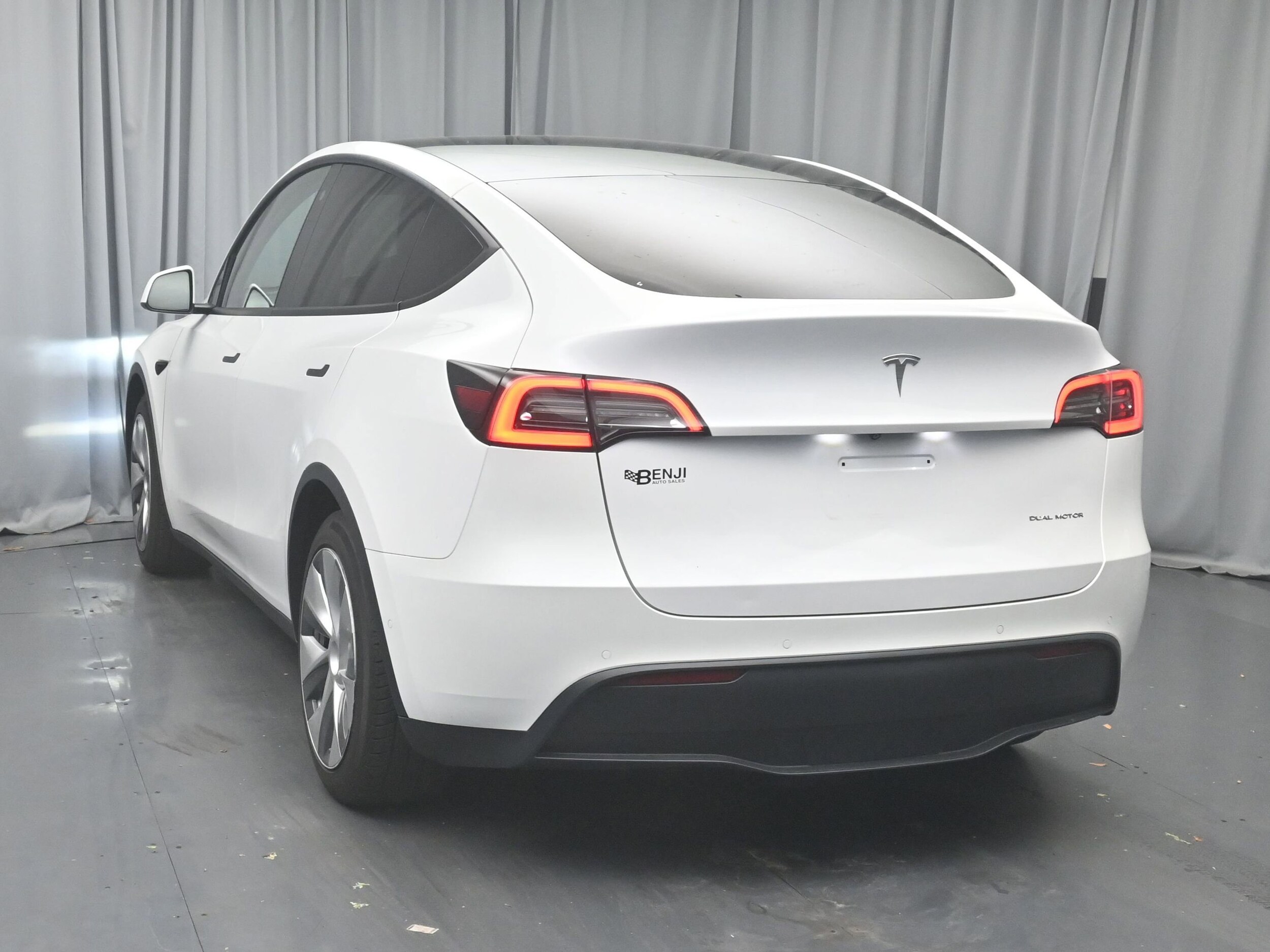 2021 Tesla Model Y Long Range photo 4