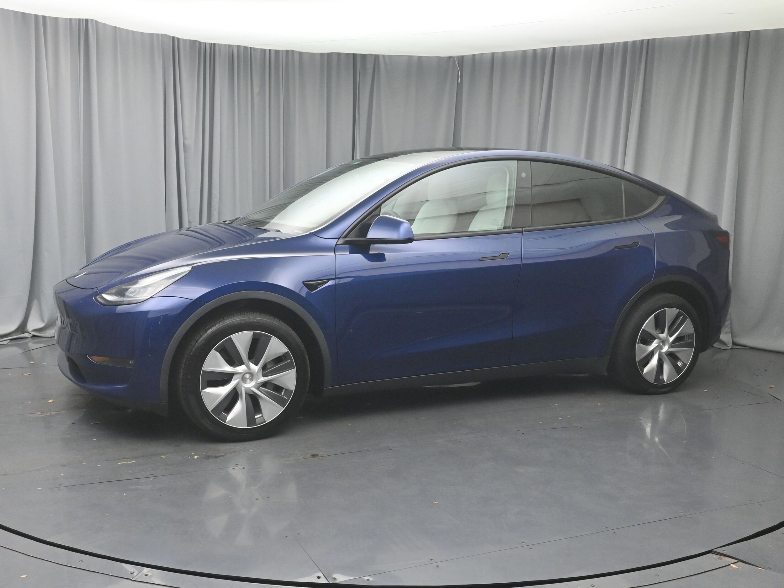 2021 Tesla Model Y Long Range photo 2