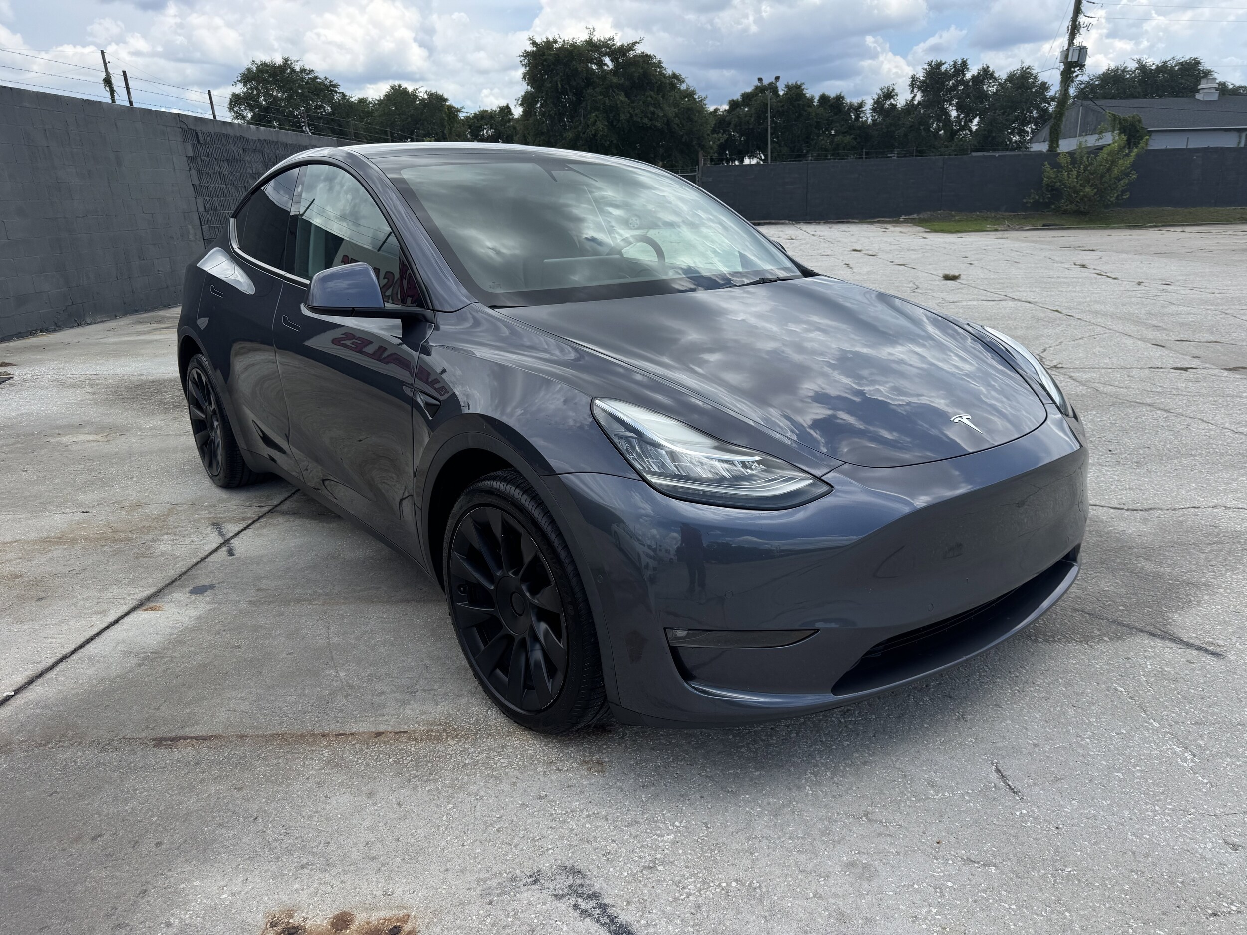 2022 Tesla Model Y Long Range photo 2