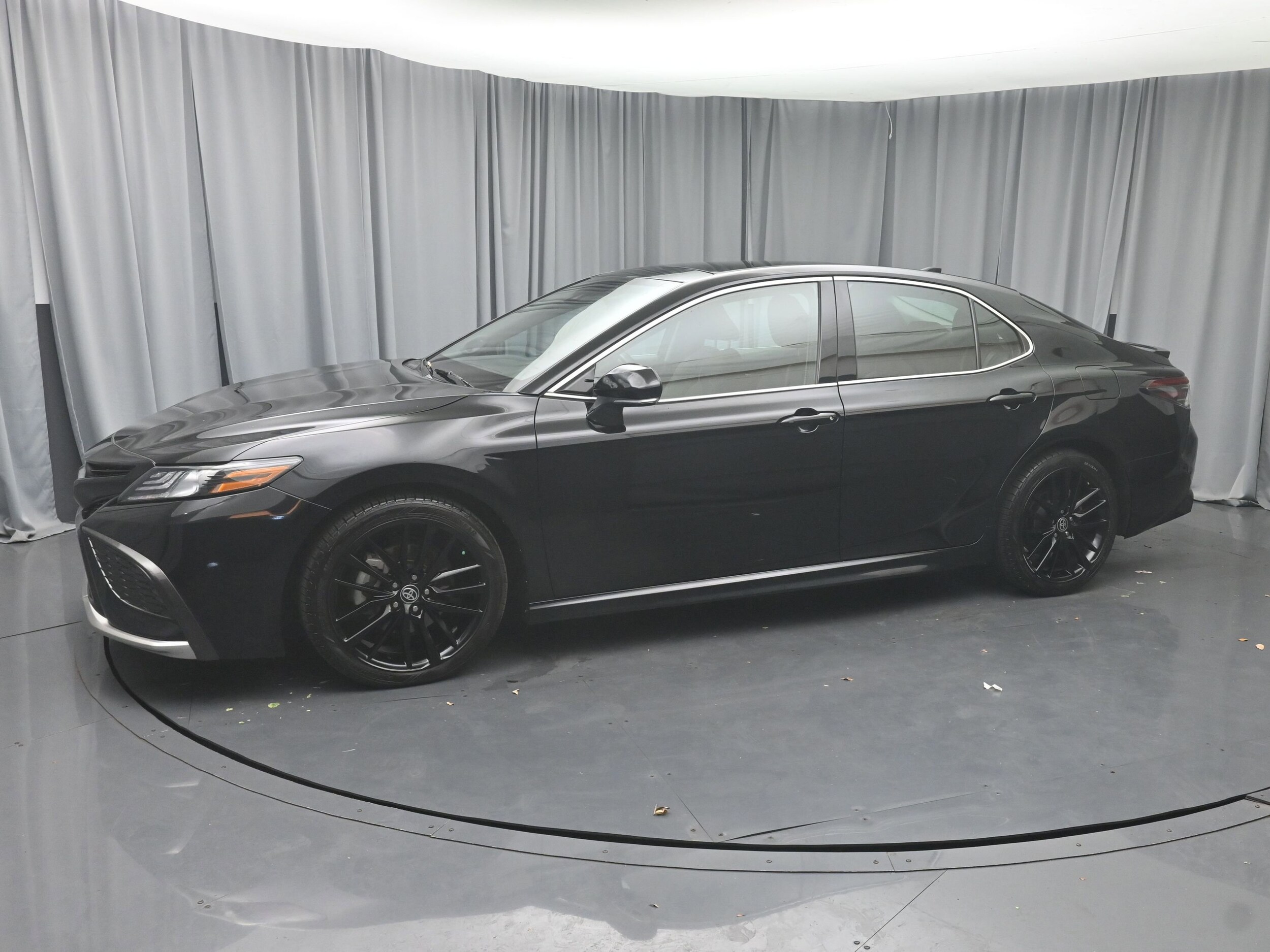 2021 Toyota Camry XSE photo 2