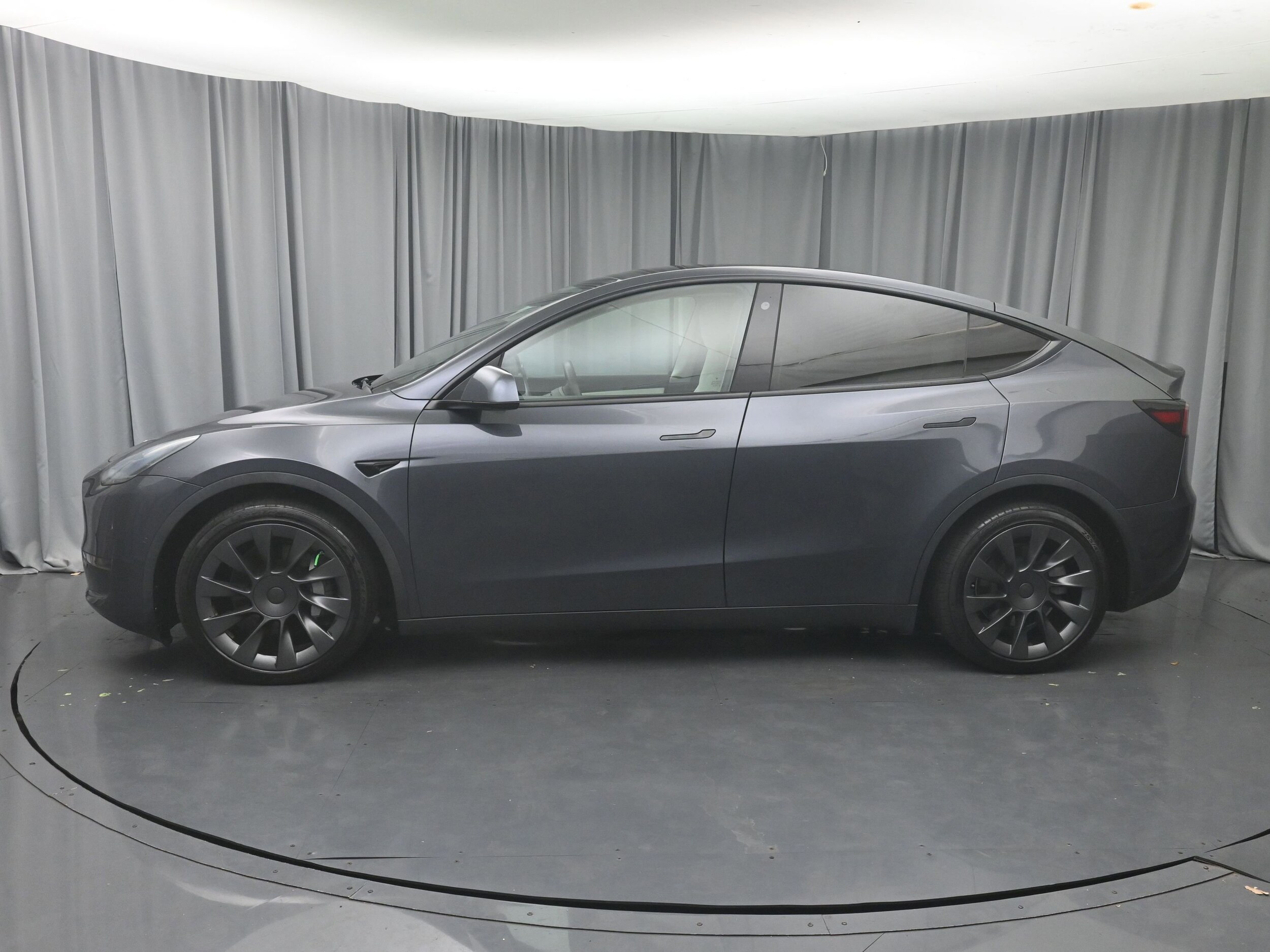 2021 Tesla Model Y Long Range photo 3