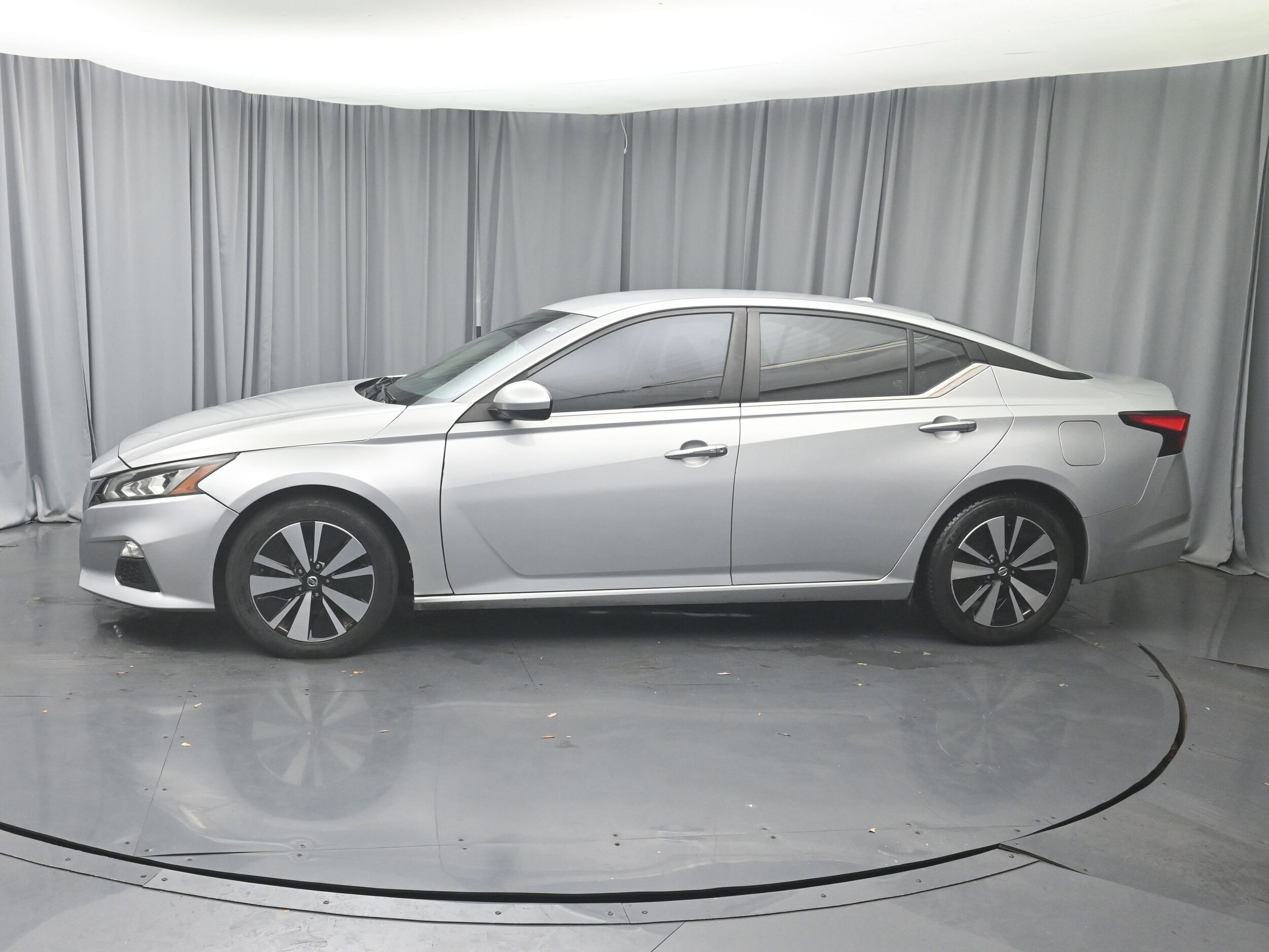 2021 Nissan Altima 2.5 SV photo 3