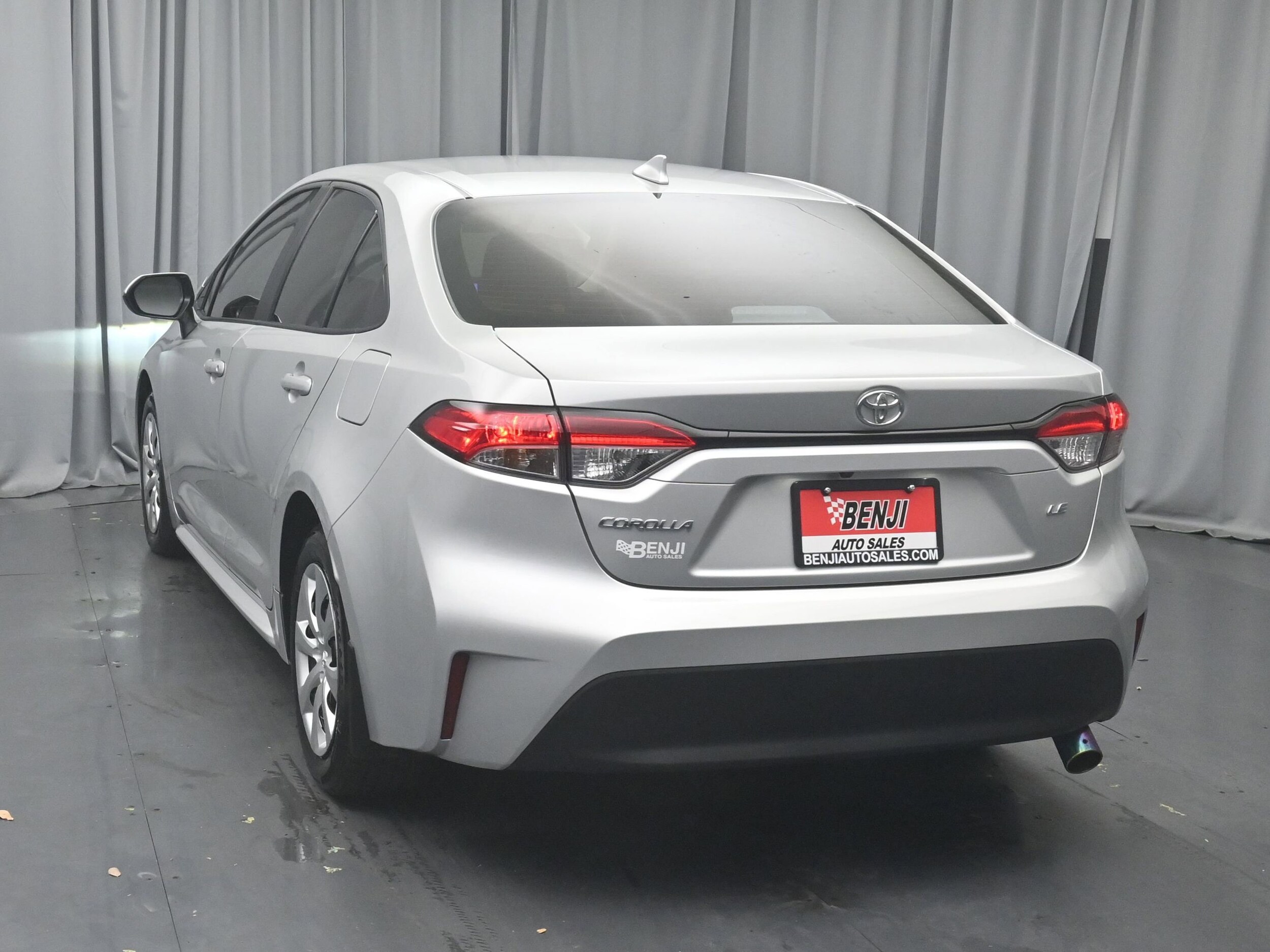 2025 Toyota Corolla LE photo 4
